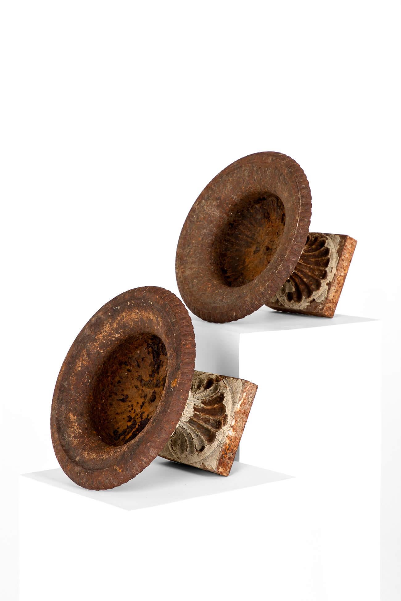 Britannique Paire d'urnes Tazza victoriennes anglaises en vente