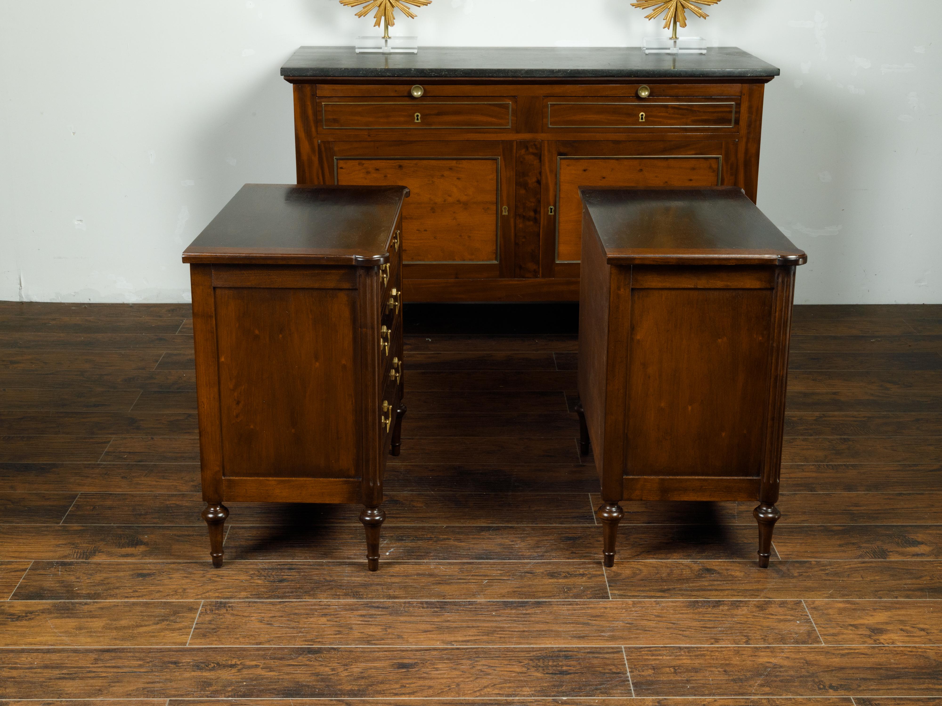 Pair of English Vintage Mahogany Commodes with Four Drawers and Brass Hardware In Good Condition In Atlanta, GA