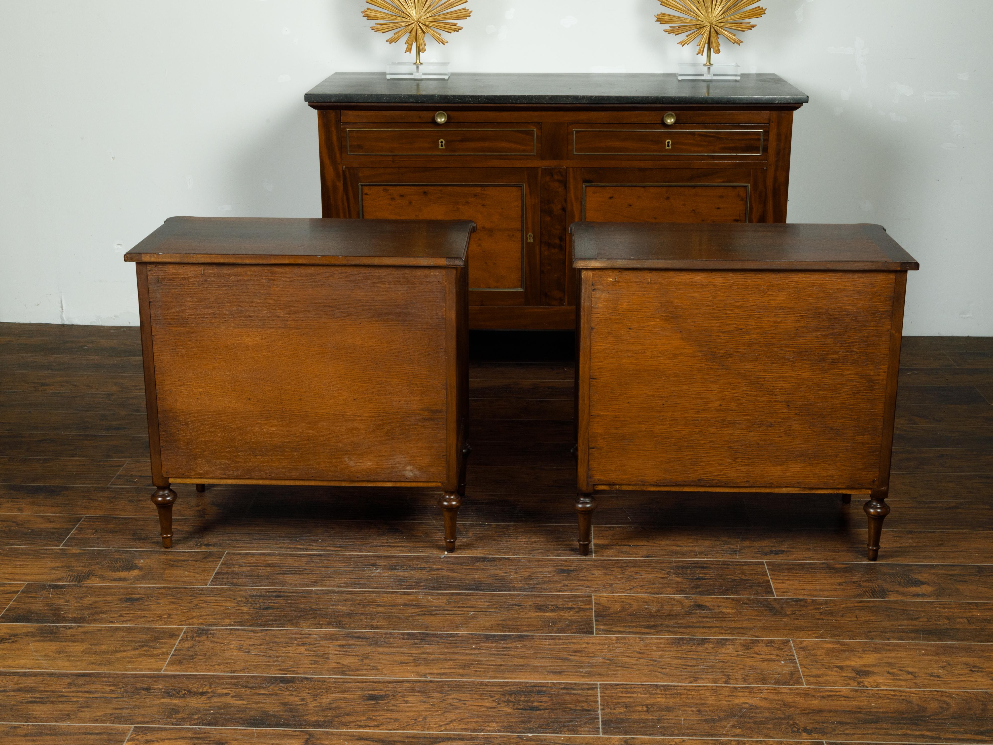 20th Century Pair of English Vintage Mahogany Commodes with Four Drawers and Brass Hardware