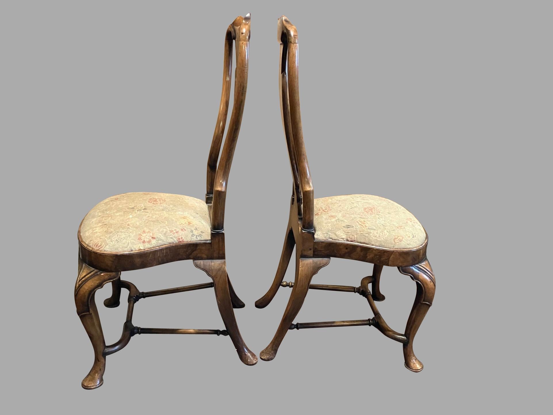 Anglais Pair of English Walnut Queen Anne Style Side Chairs by W. Charles Tozer, London en vente