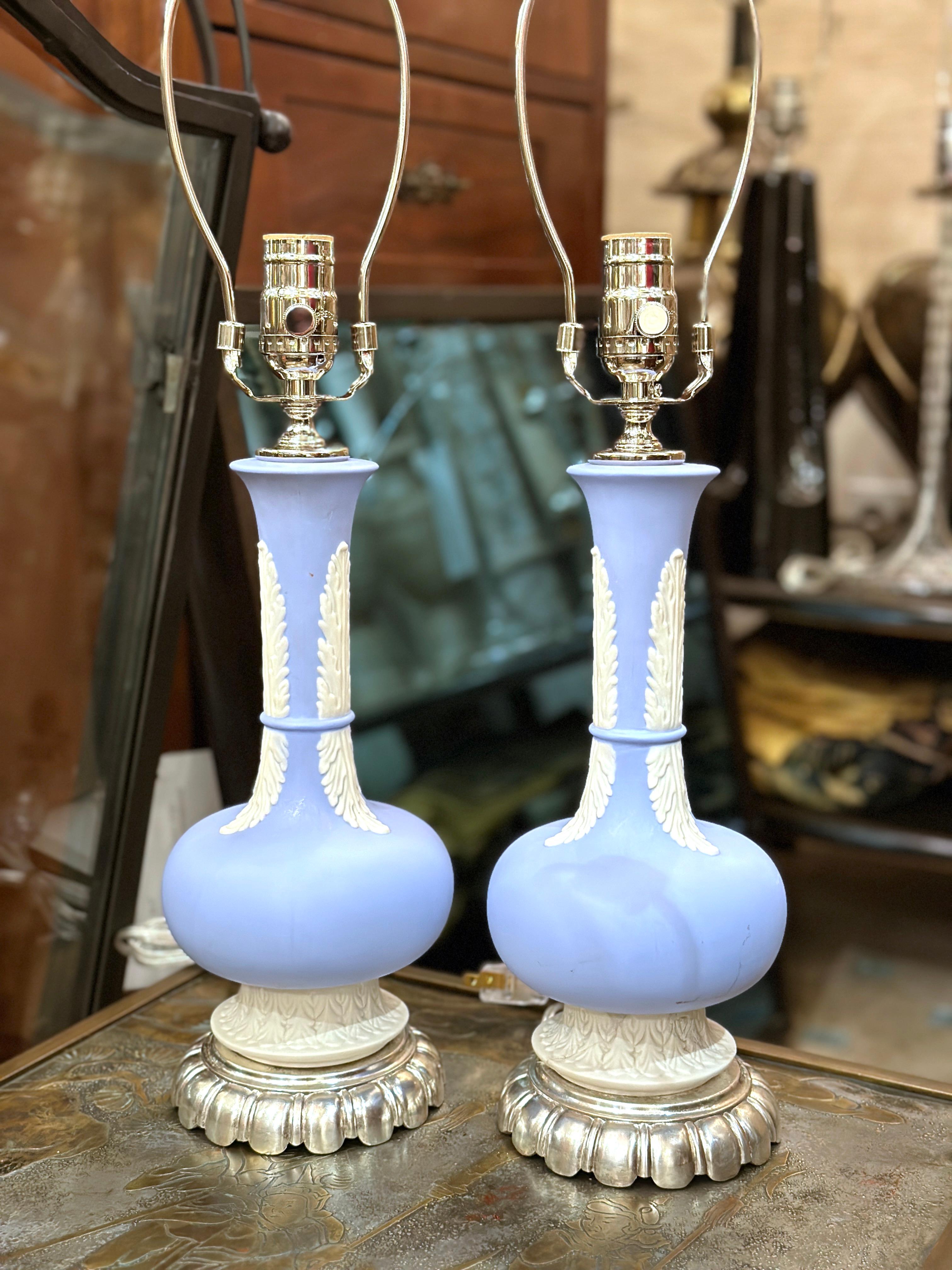 Porcelain Pair of English Wedgwood Lamps For Sale