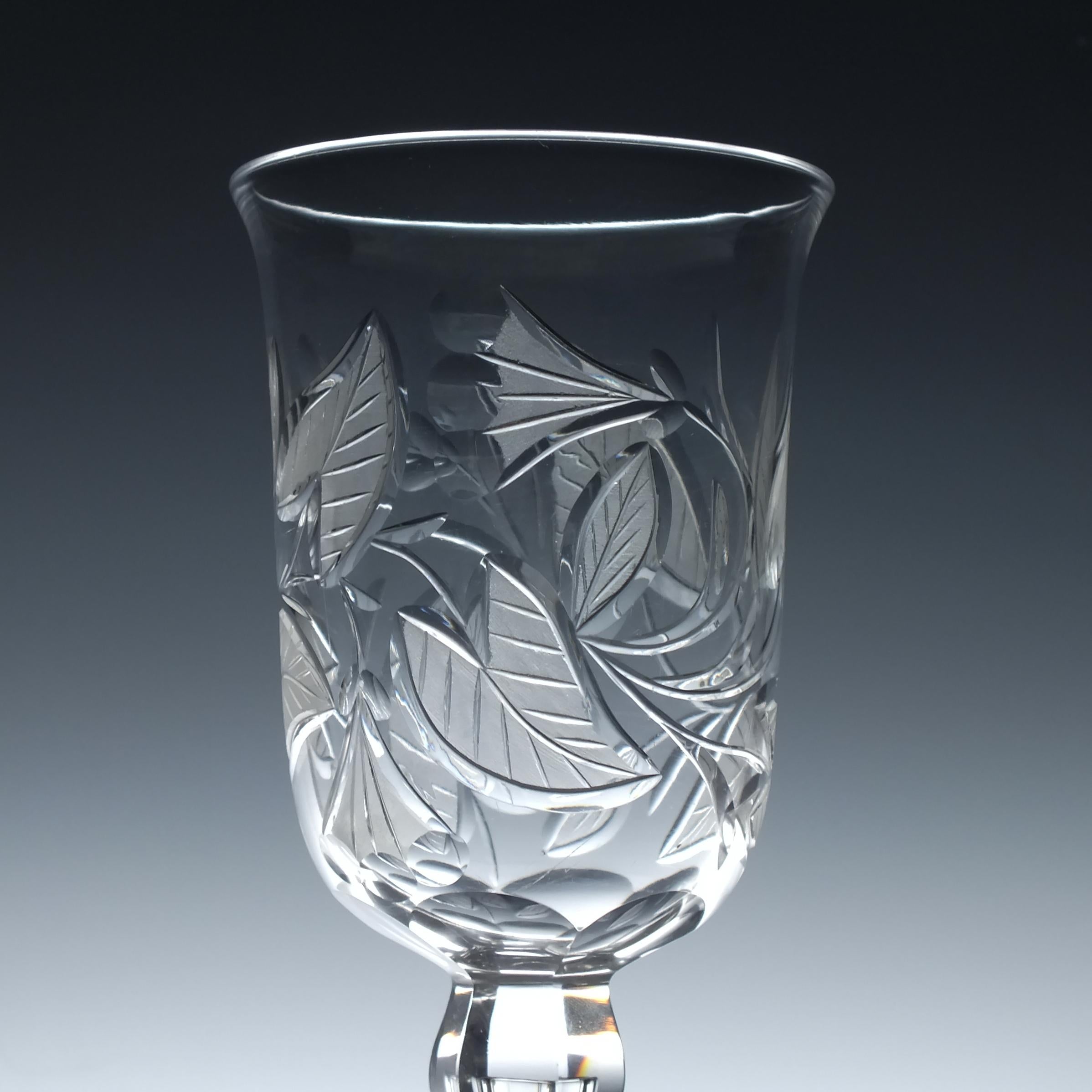 English Pair of Engraved 19th Century Richardson Glass Wine Goblets, circa 1880 For Sale