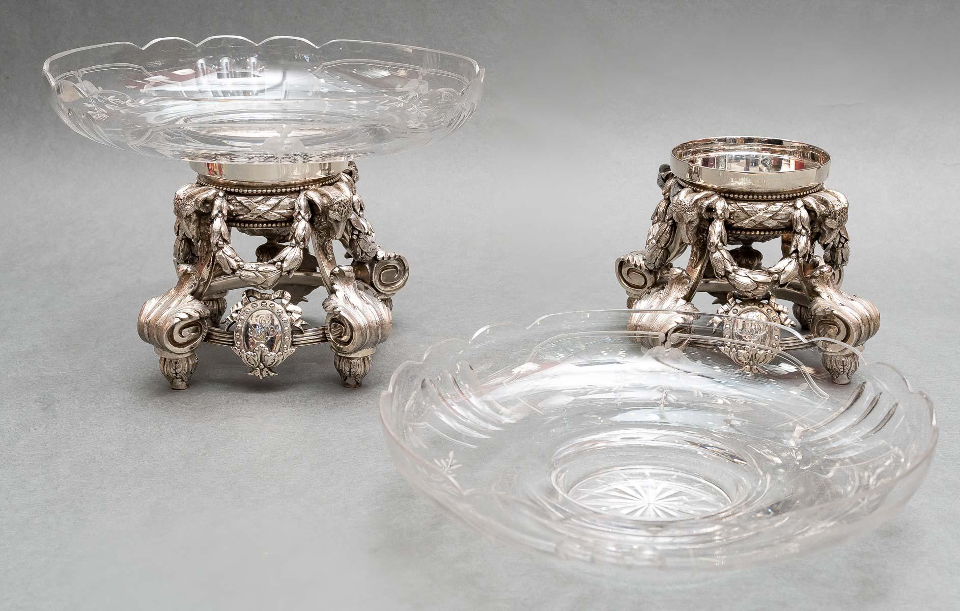 19th Century Pair Of Engraved Crystal Cups On Solid Silver Support XIXth For Sale