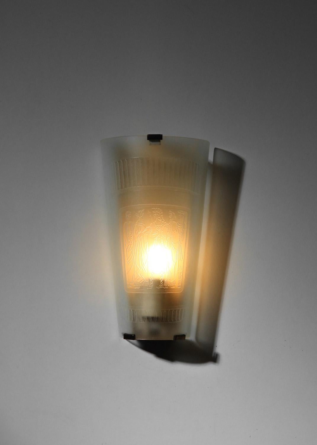 Mid-Century Modern Pair of engraved glass wall lamps with antique decoration For Sale