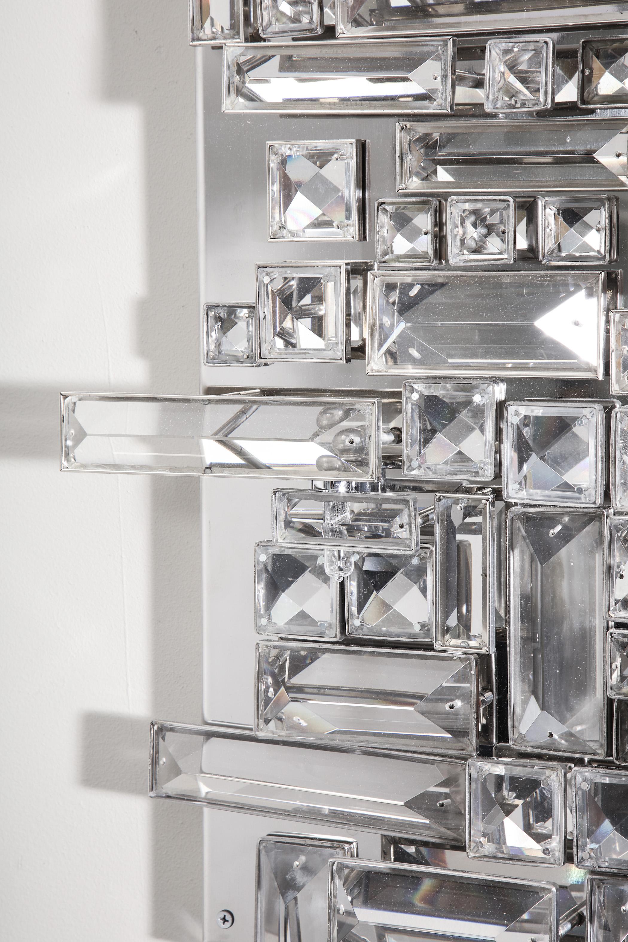 Ein Paar riesige Wandleuchter aus poliertem Nickel mit österreichischen Baguette-Kristallen im Angebot 4