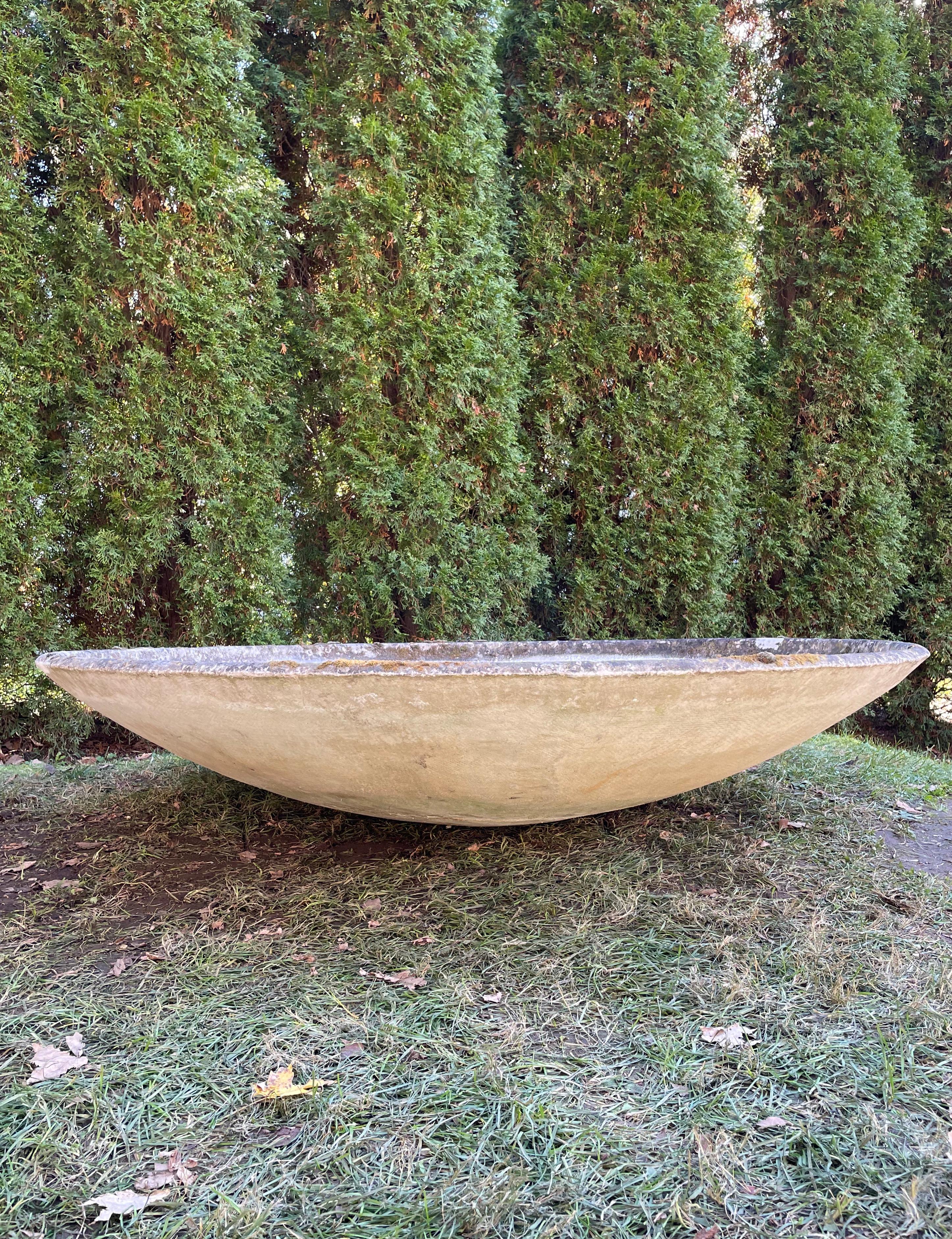 Pair of Enormous Saucer Planters by Willy Guhl  For Sale 2