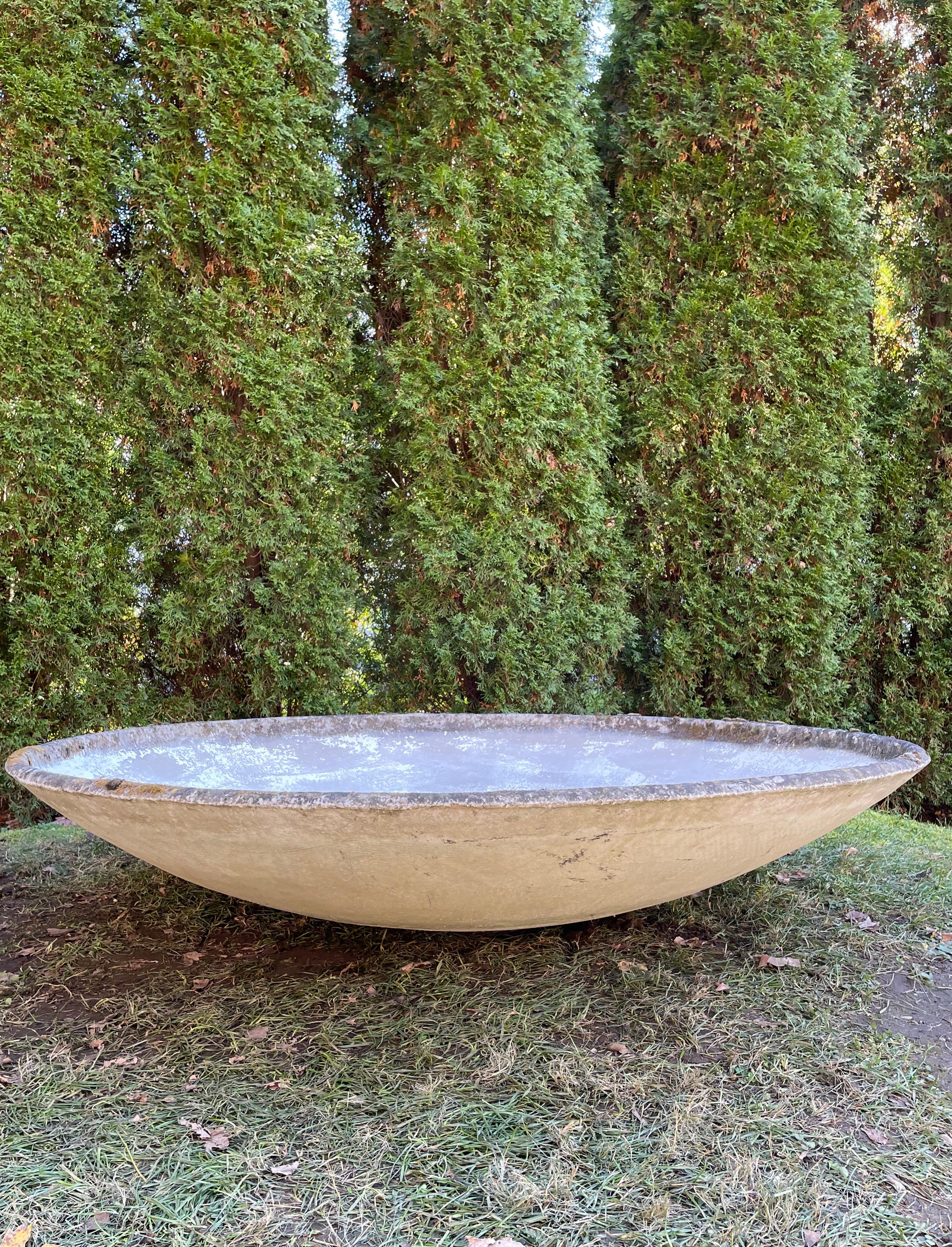 Pair of Enormous Saucer Planters by Willy Guhl  For Sale 3