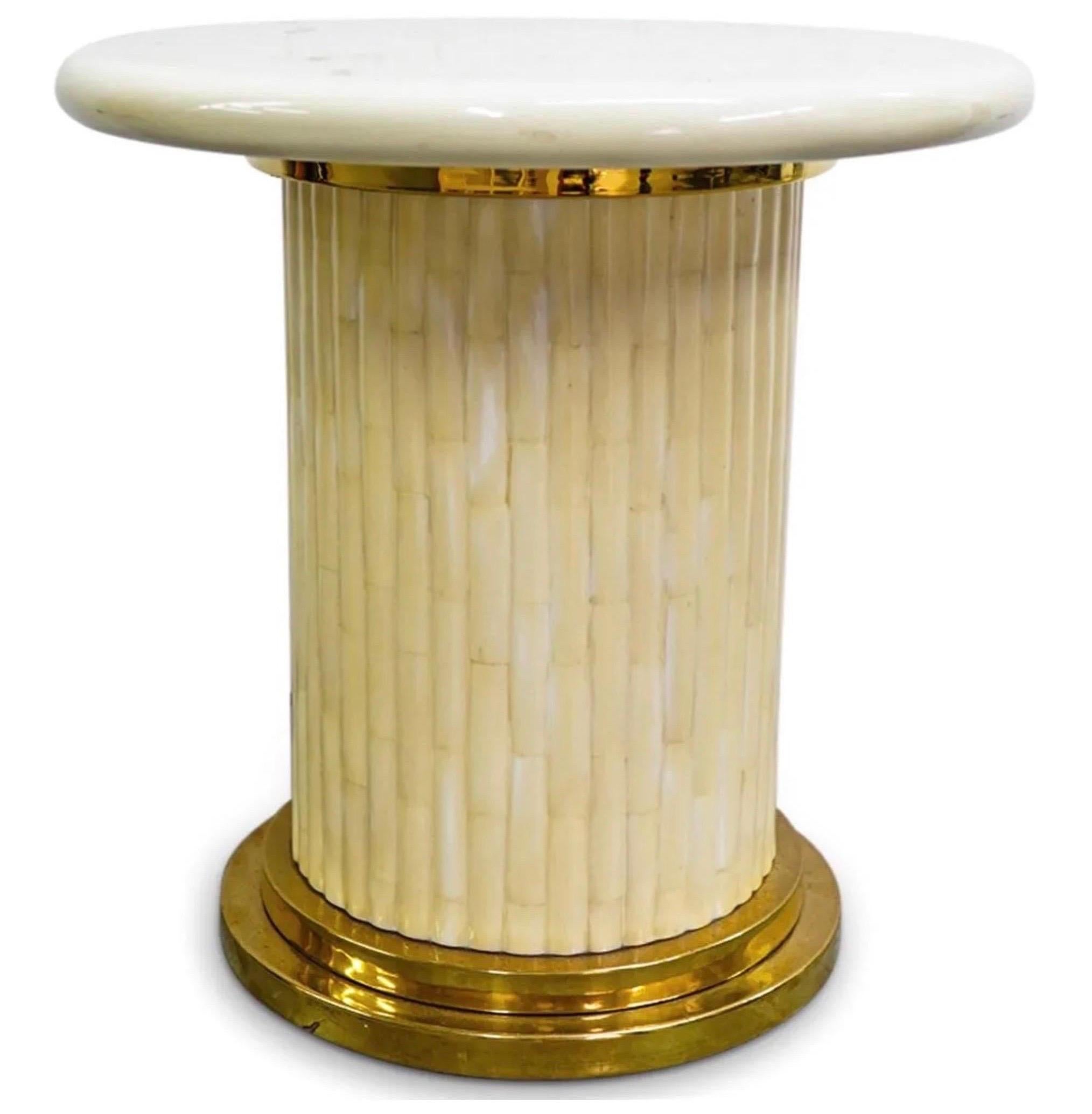Pair of Enrique Garcia Acrylic and Gilt Brass Side Table In Good Condition For Sale In Miami, FL
