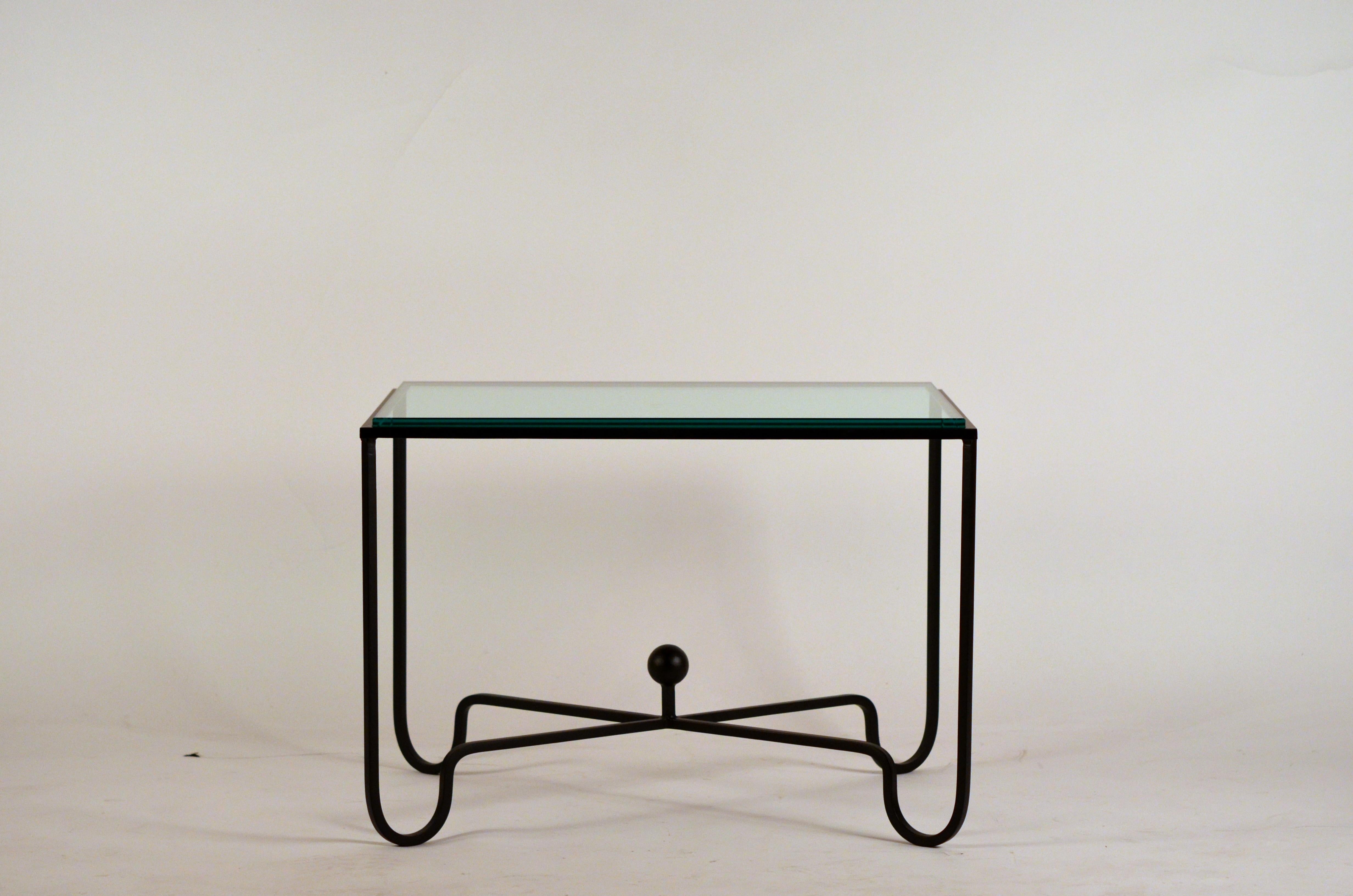 Modern Pair of 'Entretoise' Matte Black and Thick Glass End Tables by Design Frères For Sale