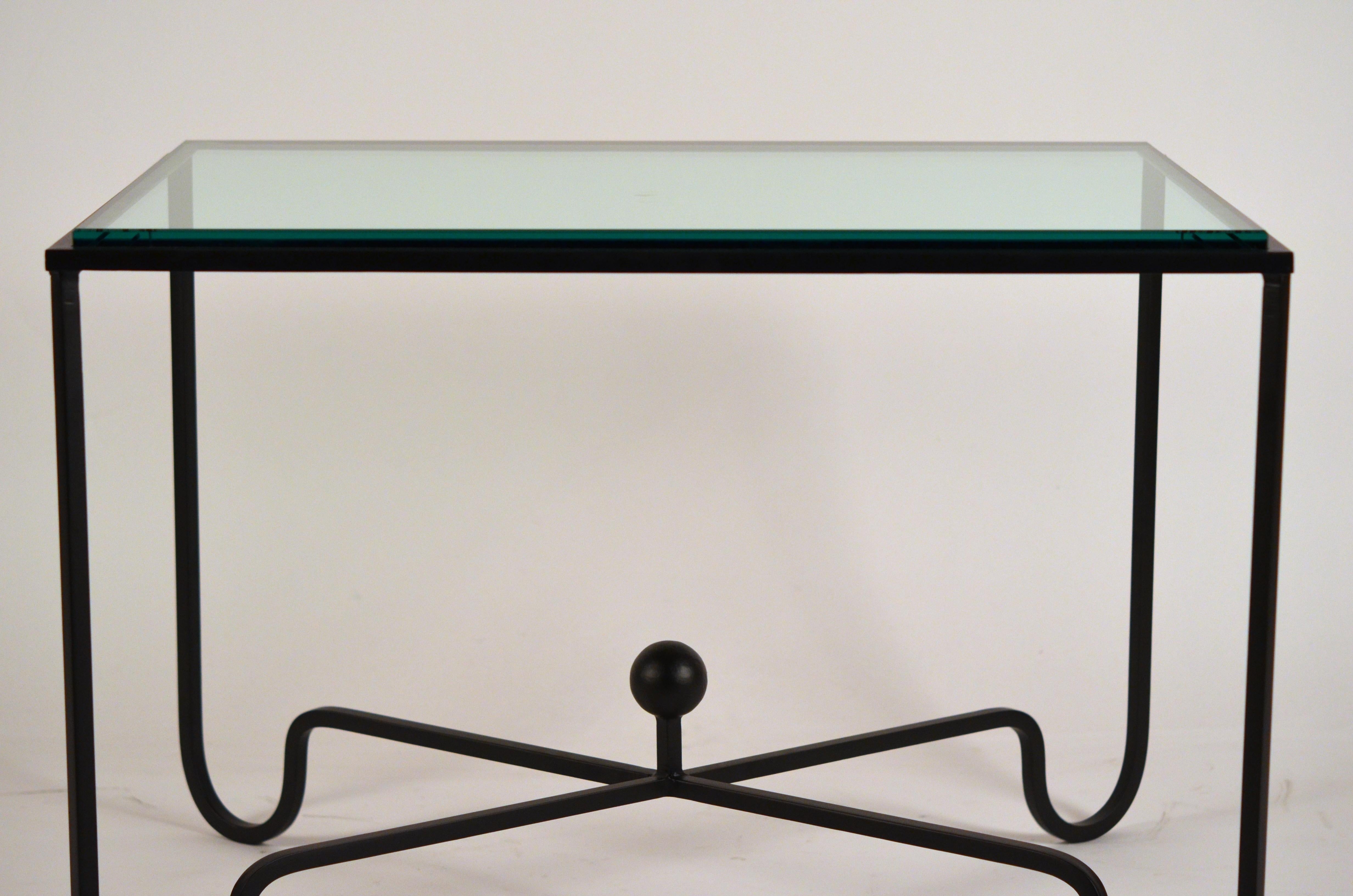 Powder-Coated Pair of 'Entretoise' Matte Black and Thick Glass End Tables by Design Frères For Sale