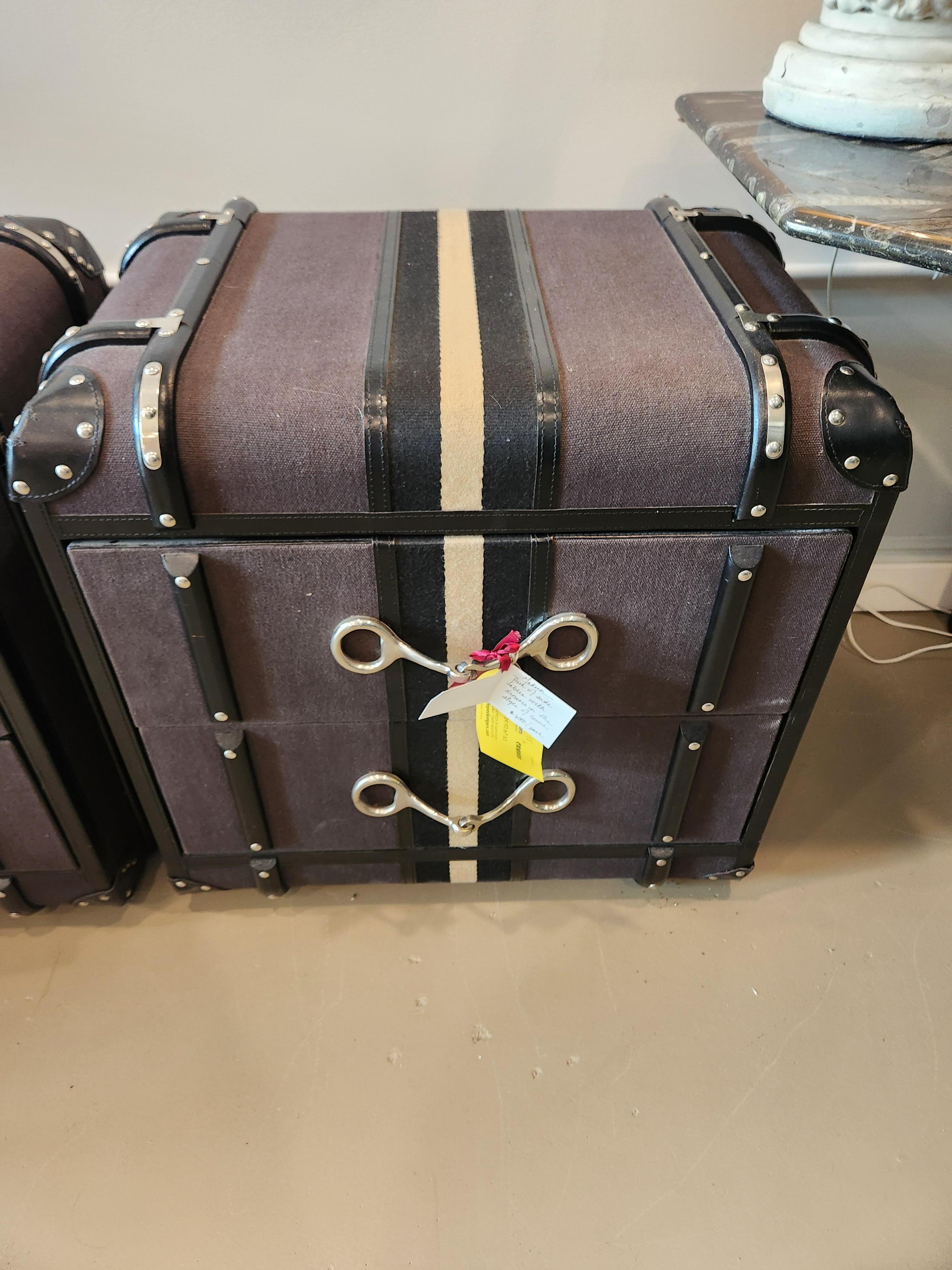 Francese Coppia di cassettoni di ispirazione equestre con ferramenta Snaffle-Bit in vendita