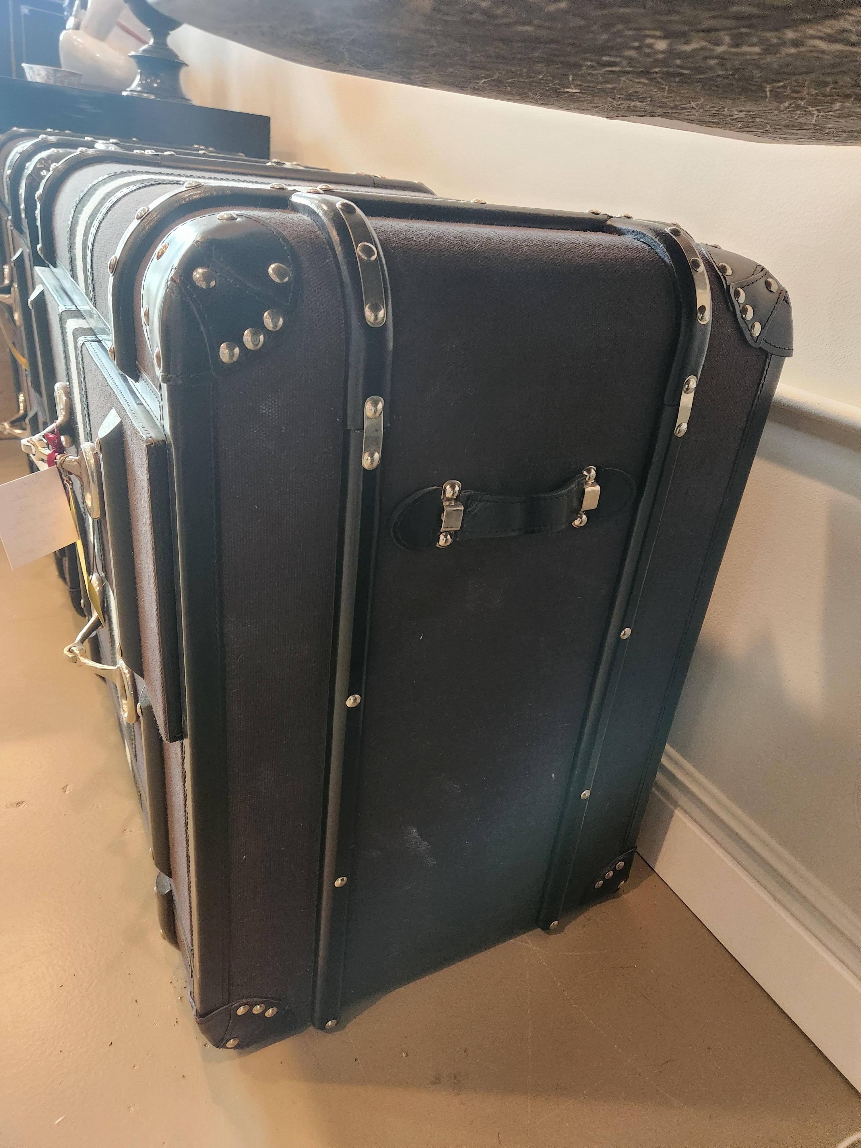 Pelle Coppia di cassettoni di ispirazione equestre con ferramenta Snaffle-Bit in vendita