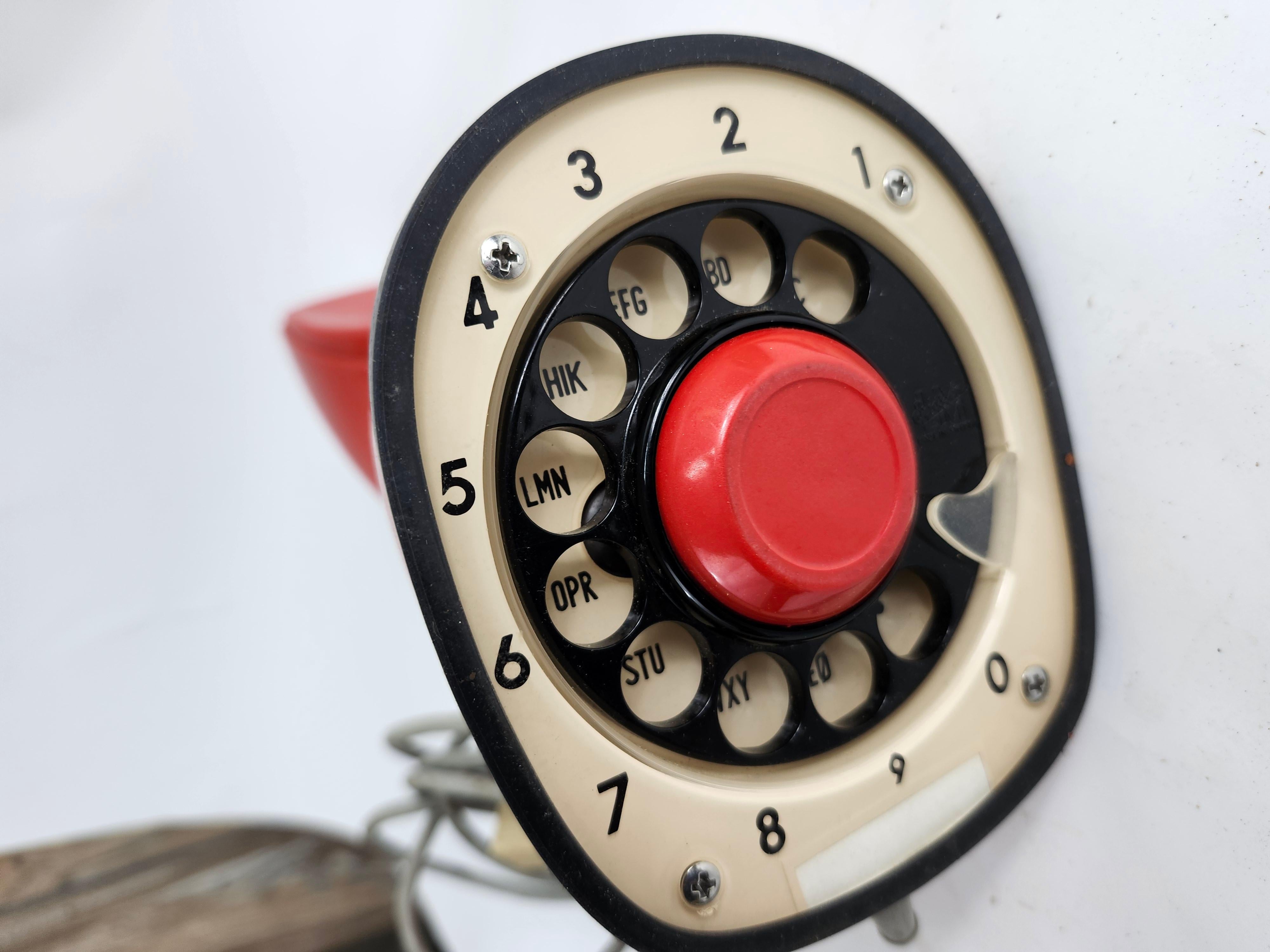 Paire de téléphones art déco modernes Ericsson Rotary & Push Button Suède en vente 2