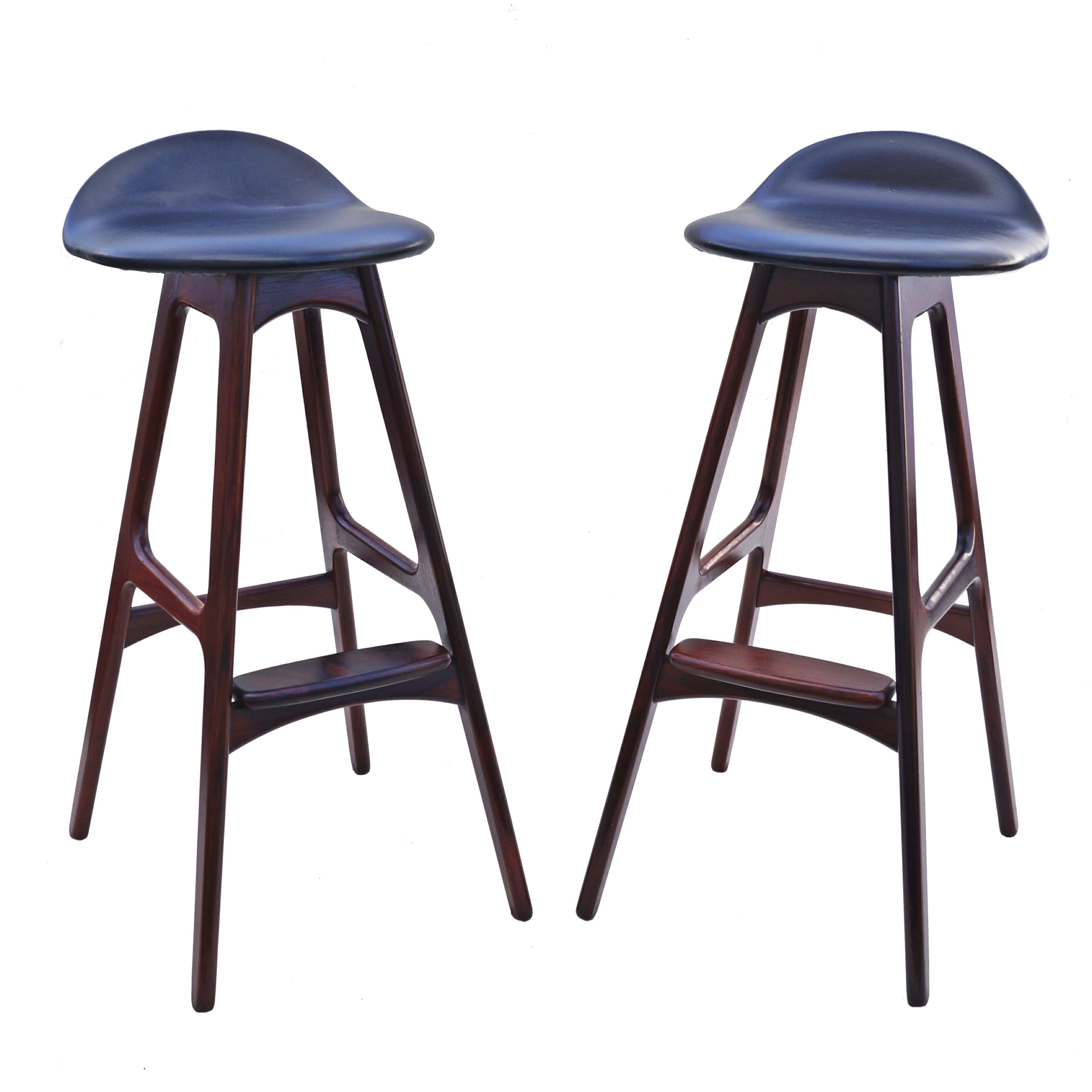 Pair of Erik Buch Buck OD-61 vintage bar stools rosewood.
If you are in the New Jersey , New York City Metro Area , please contact us with your delivery zip code, as we may be able to deliver curbside for less than the calculated White Glove rates