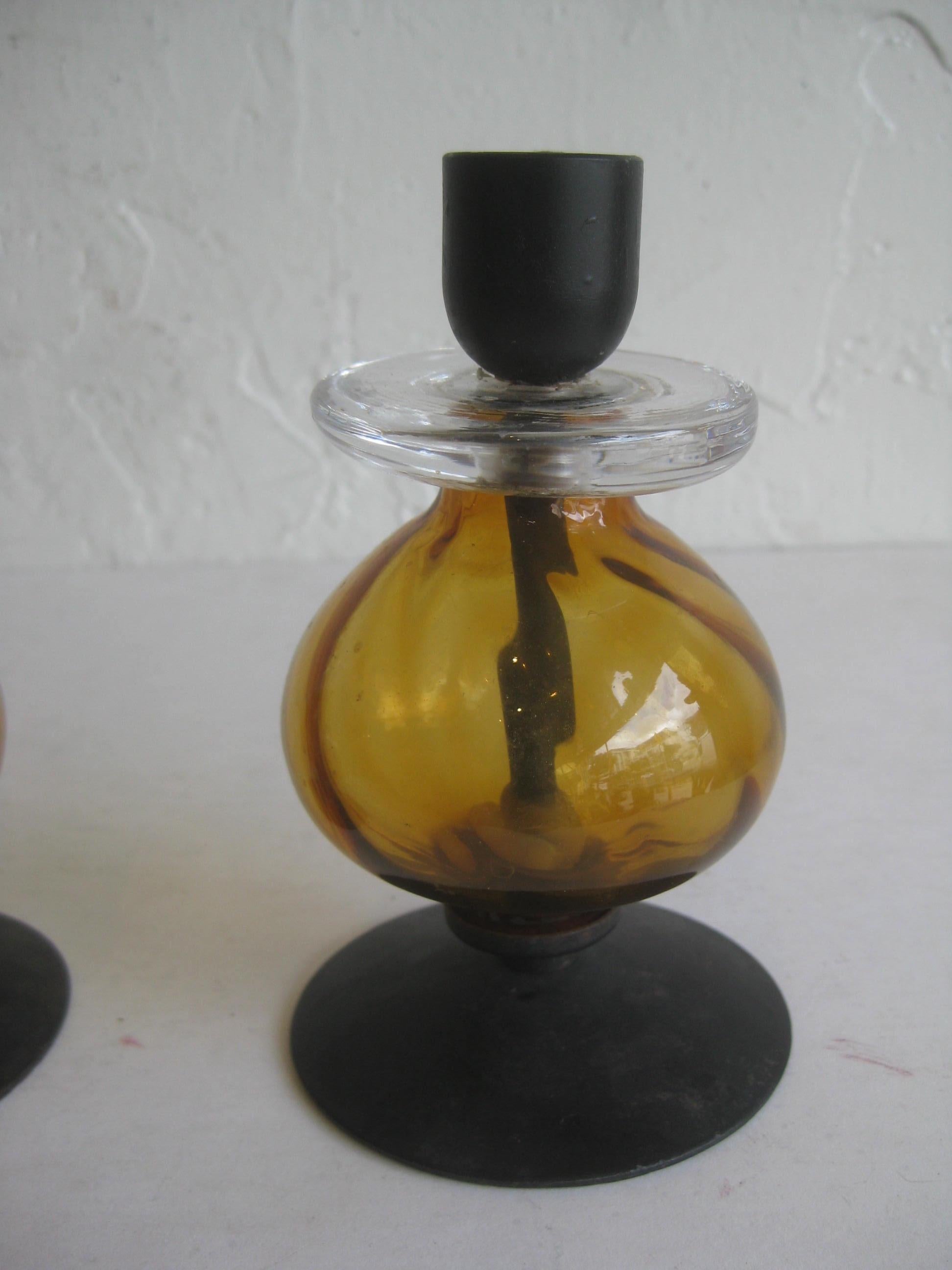 Kerzenhalter aus Schmiedeeisen und Kunstglas von Erik Hoglund für Kosta Boda, Paar (20. Jahrhundert)