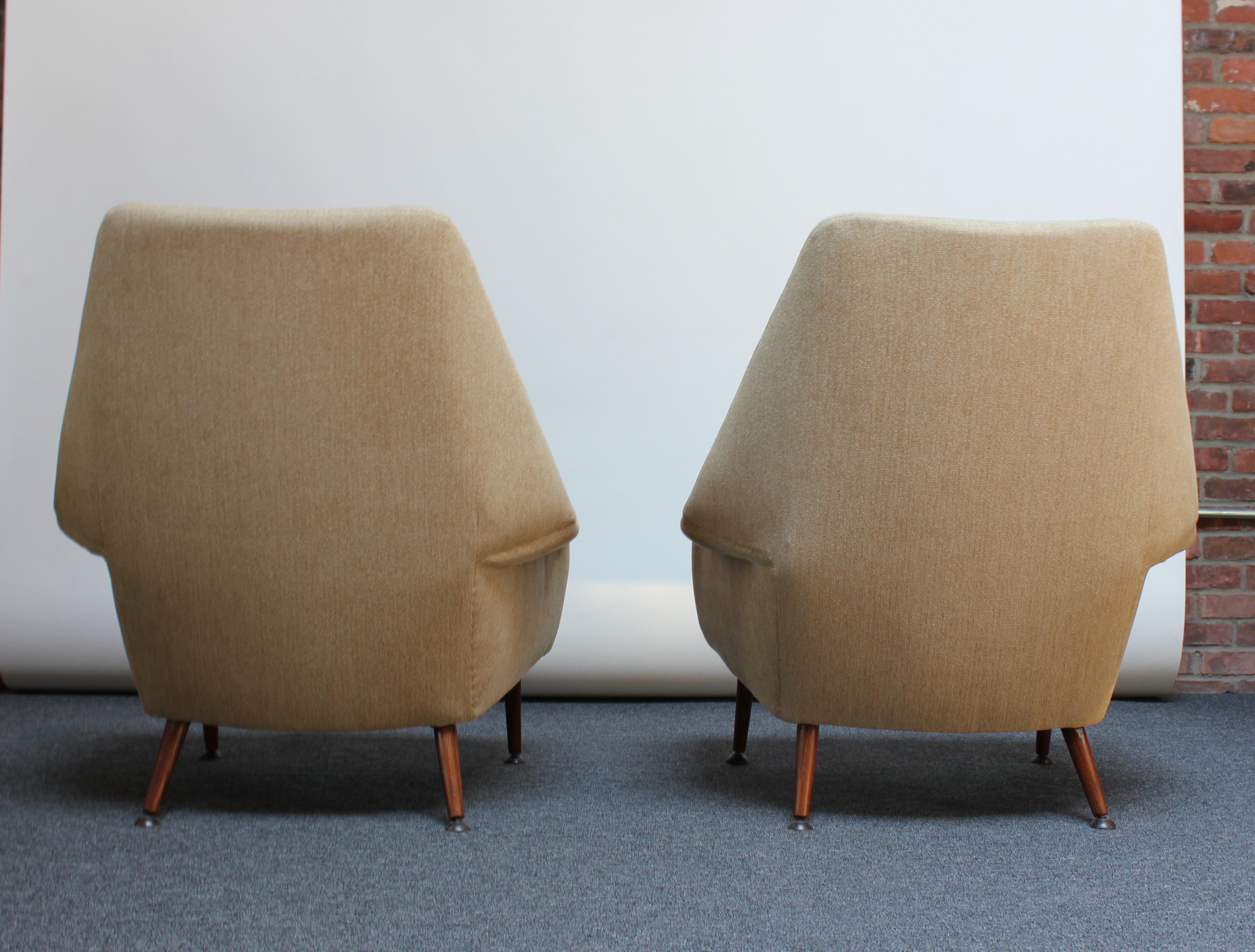 Pair of Ernest Race Flamingo Lounge Chairs and Ottoman 4