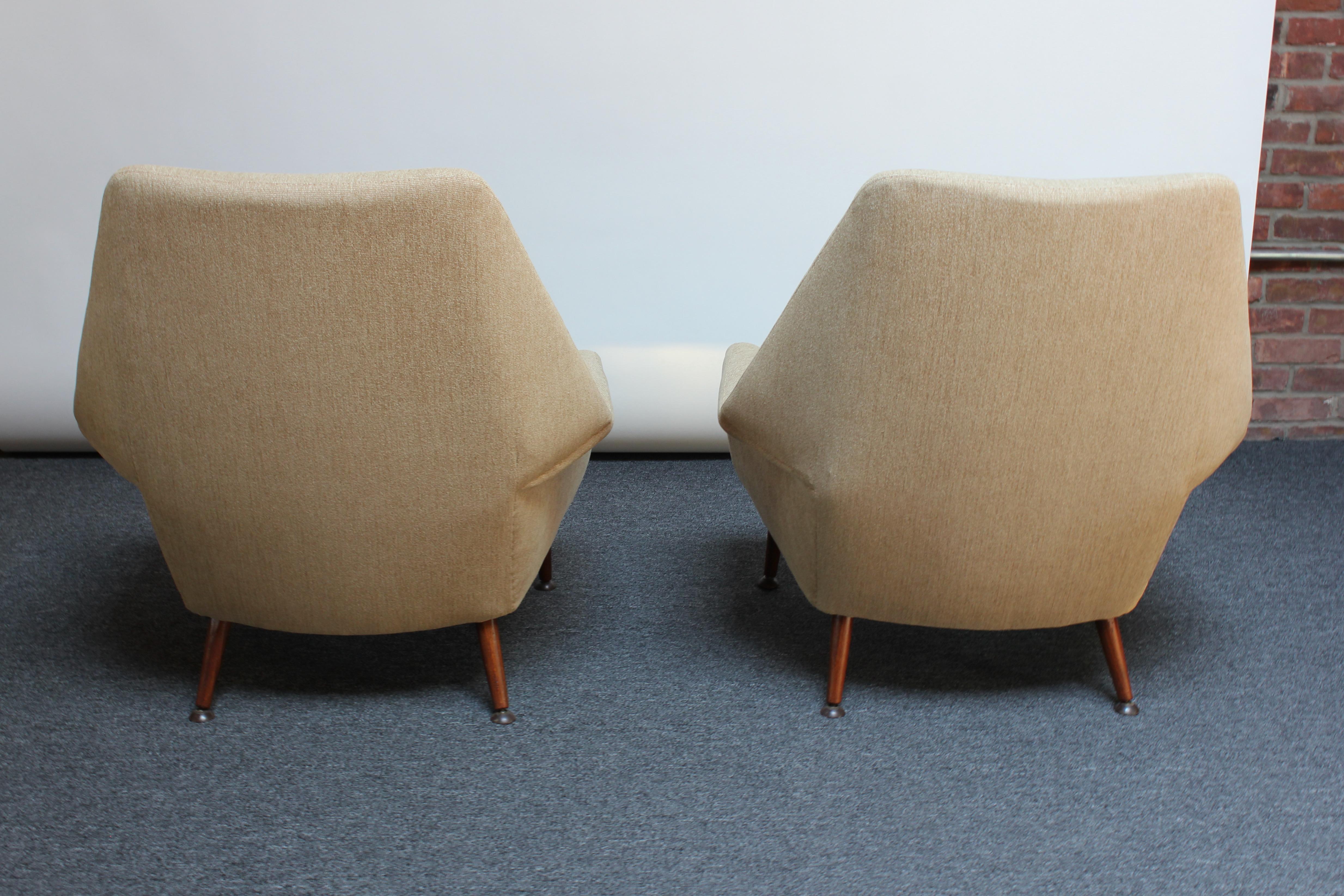 Pair of Ernest Race Flamingo Lounge Chairs and Ottoman 5