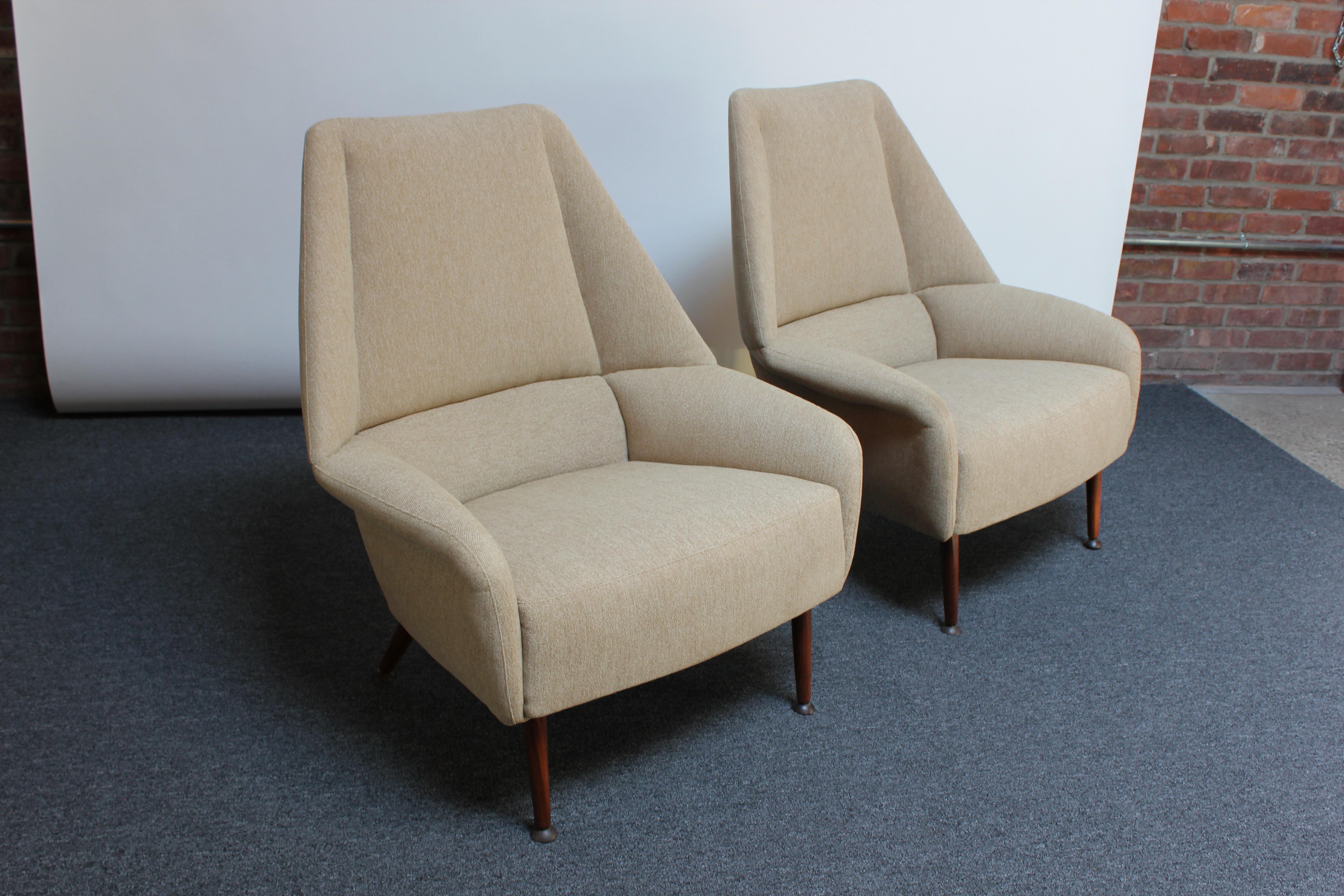 Pair of Ernest Race Flamingo Lounge Chairs and Ottoman In Good Condition In Brooklyn, NY