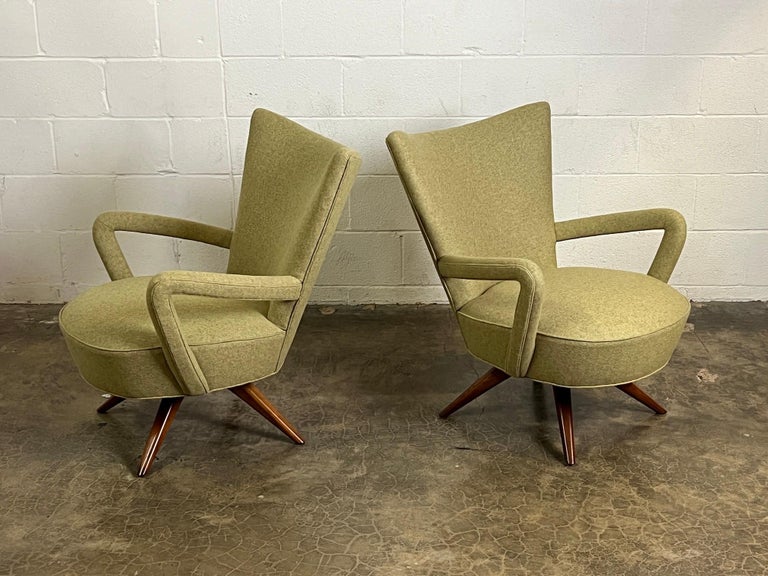Pair of Ernst Schwadron Lounge Chairs In Excellent Condition For Sale In Dallas, TX