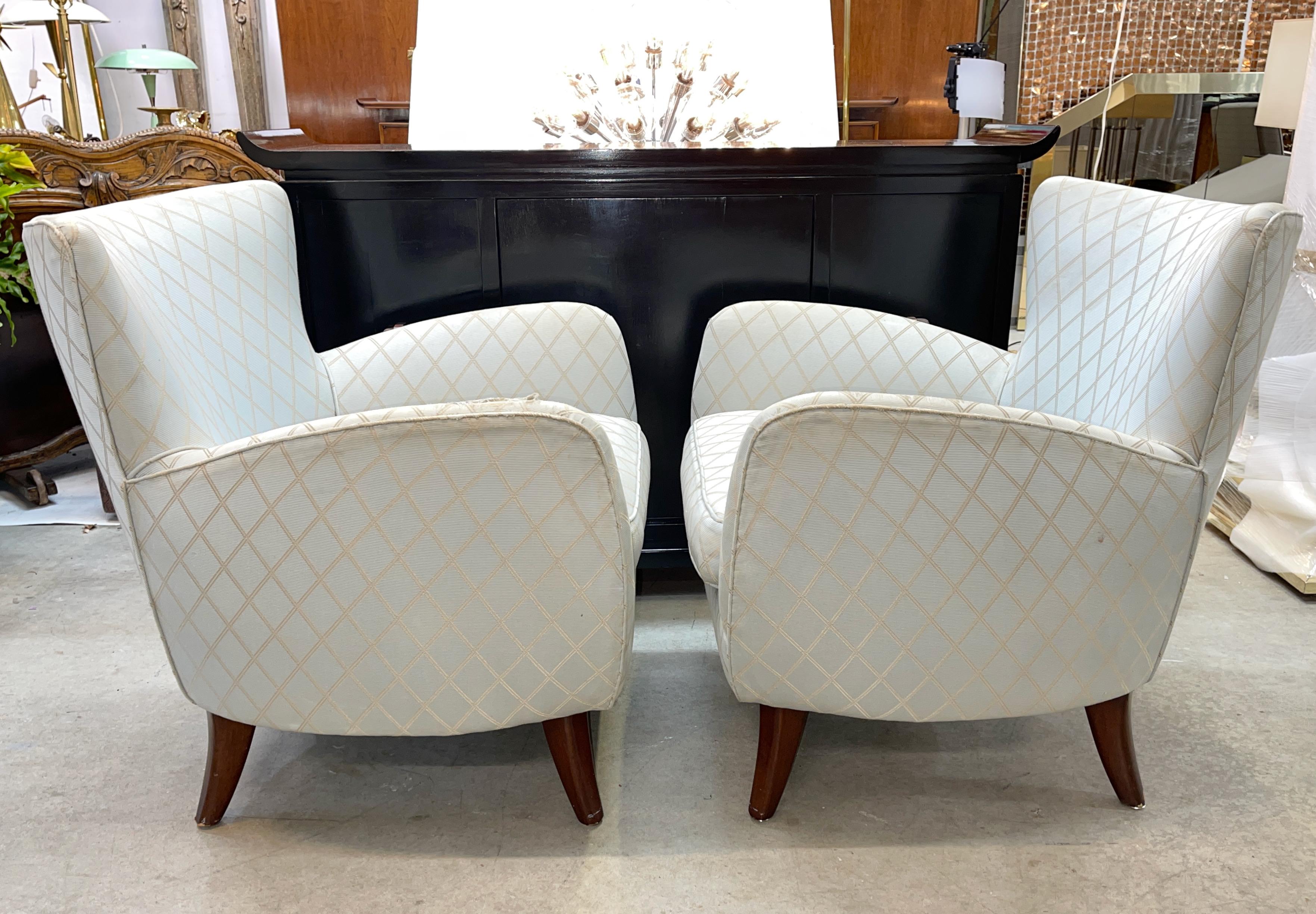 Mid-Century Modern Pair of Ernst Schwadron Lounge Chairs For Sale