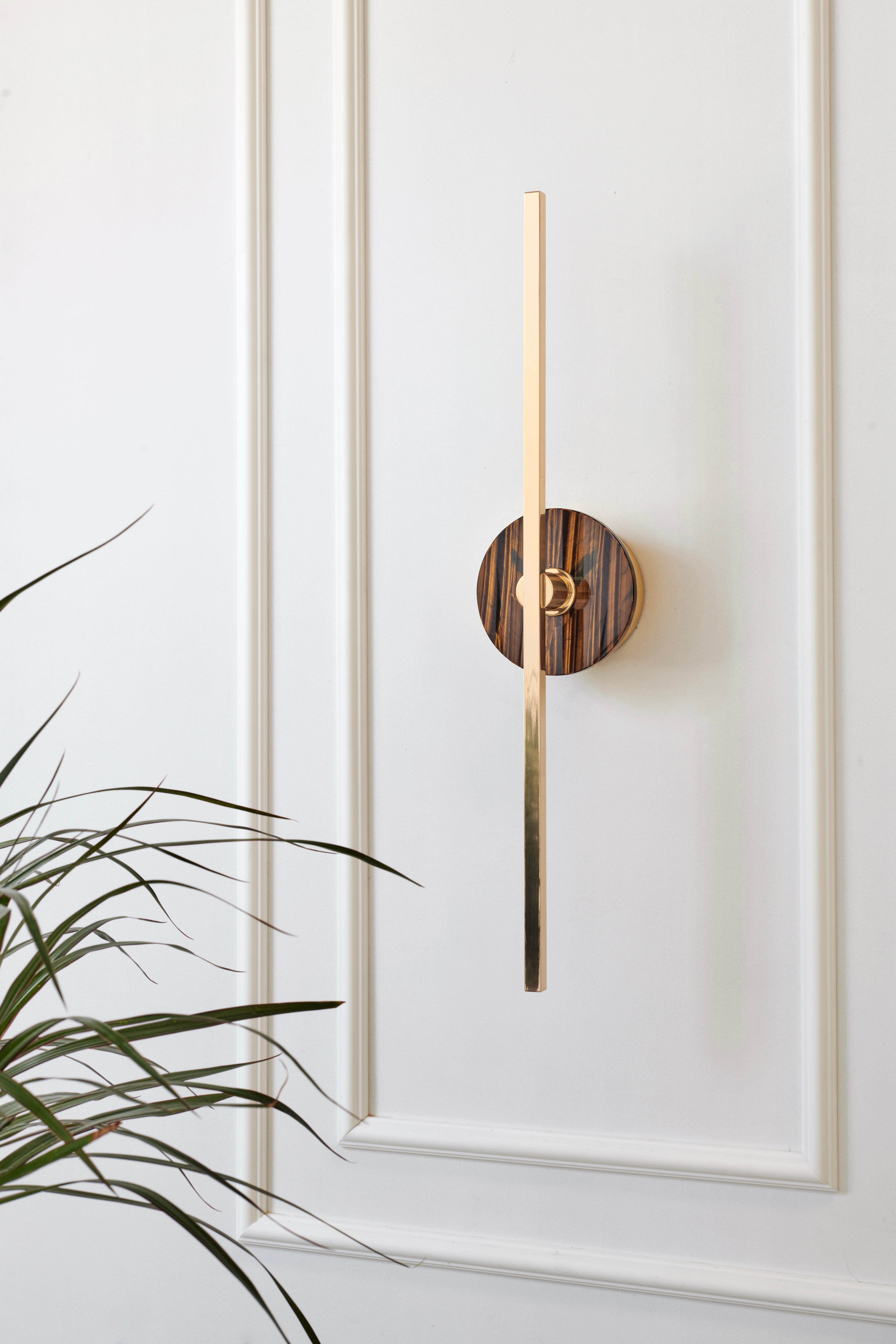 Periodo contemporaneo Pair of Essential Italian Wall Sconce 