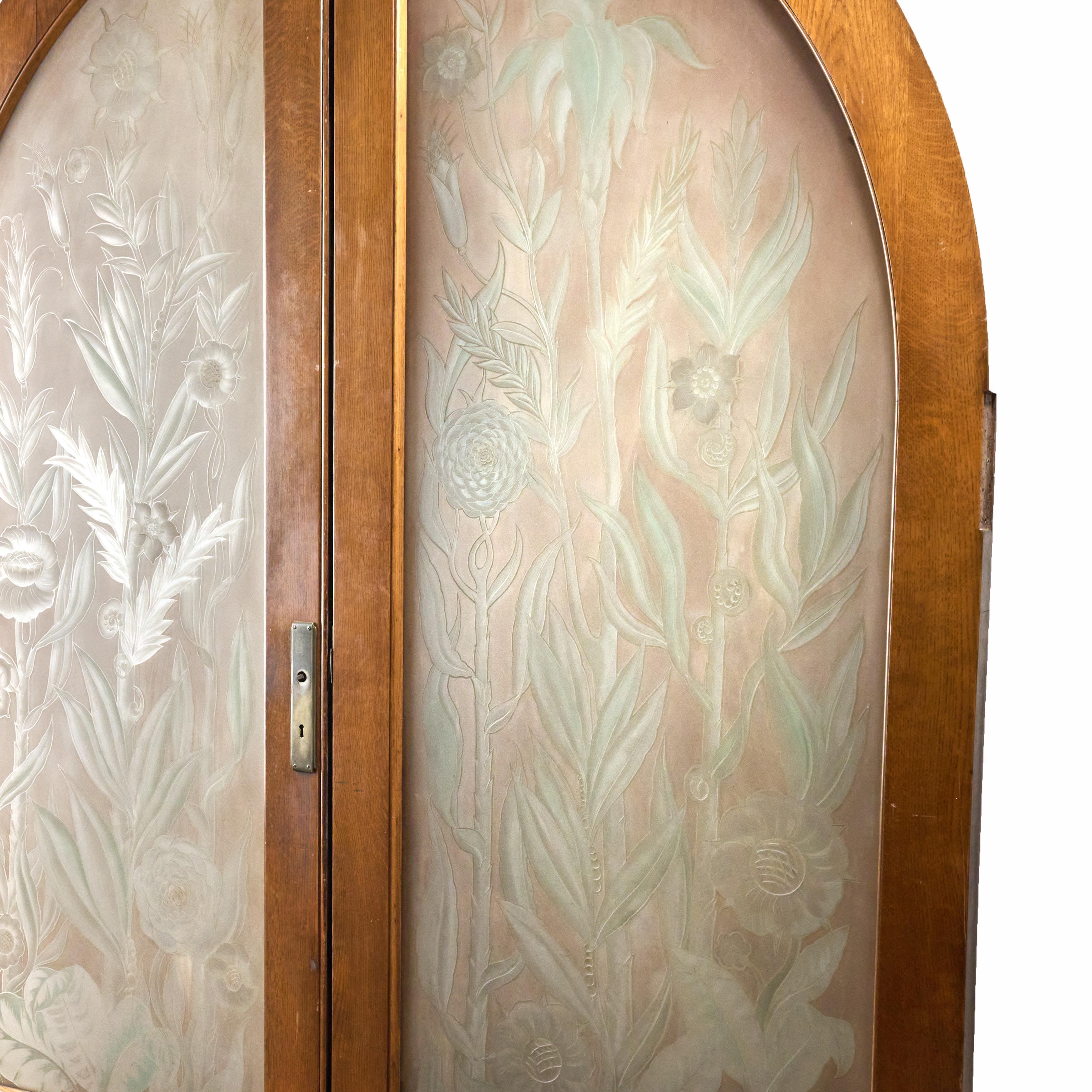 Pair of Etched and Wheel Cut Doors with Original Frame In Good Condition For Sale In Chicago, IL