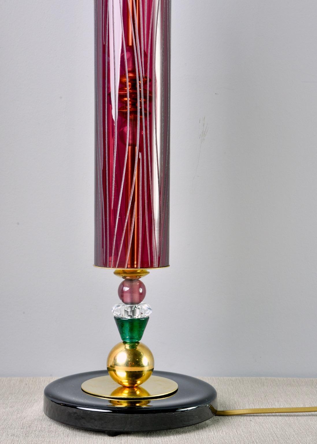 Tischlampen aus geätztem Aubergine- und mehrfarbigem Muranoglas, Paar (21. Jahrhundert und zeitgenössisch) im Angebot