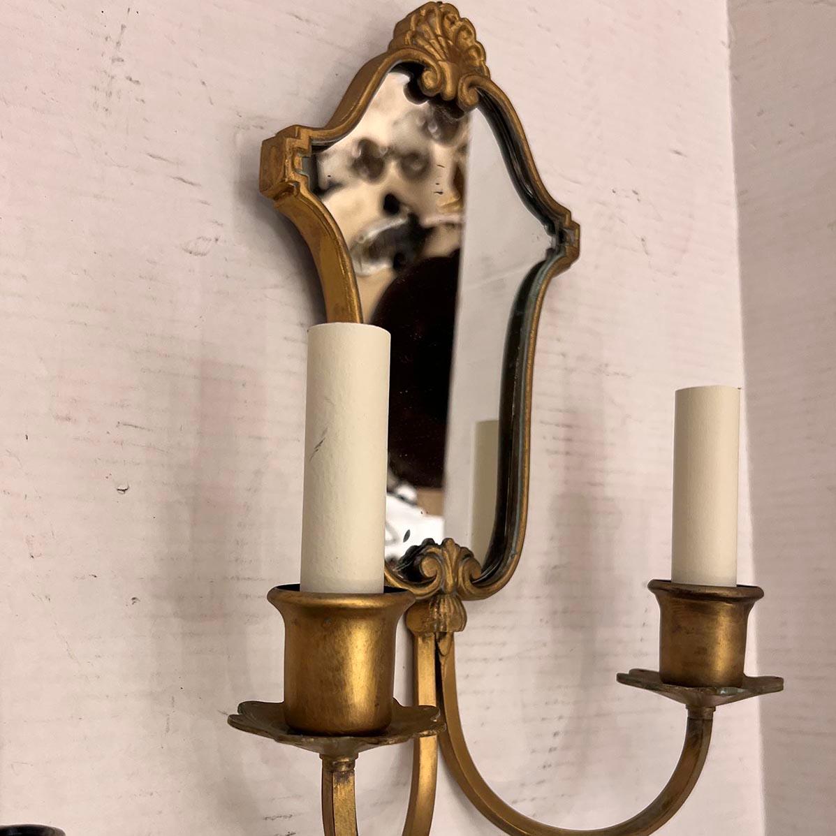 Francese Coppia di lampade a specchio incise in vendita