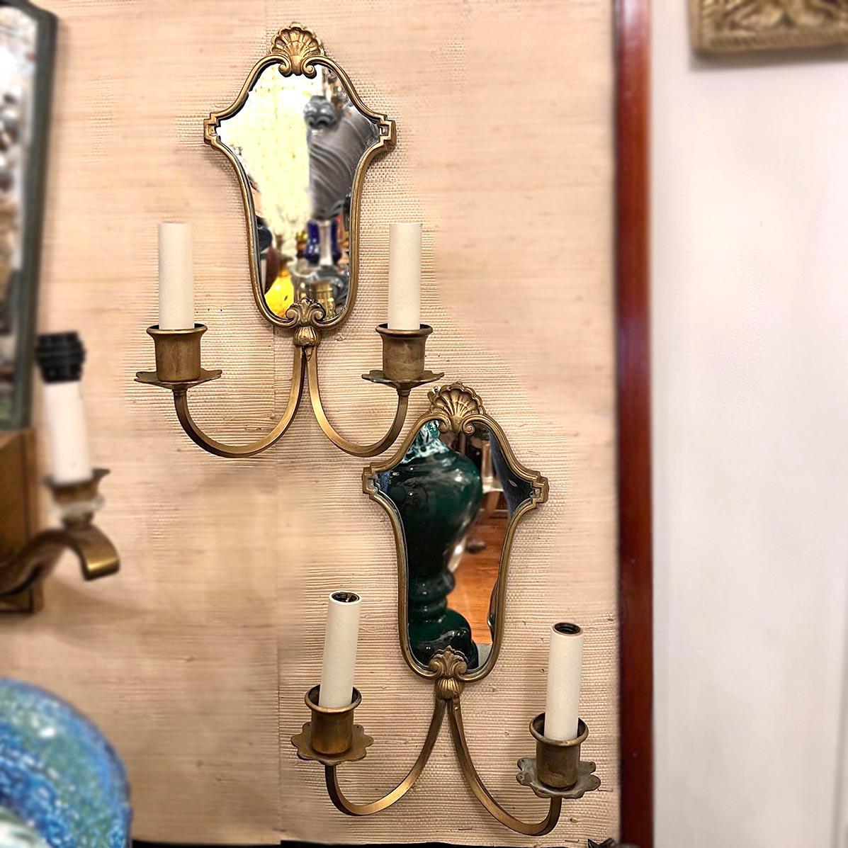 Coppia di lampade a specchio incise in vendita 1