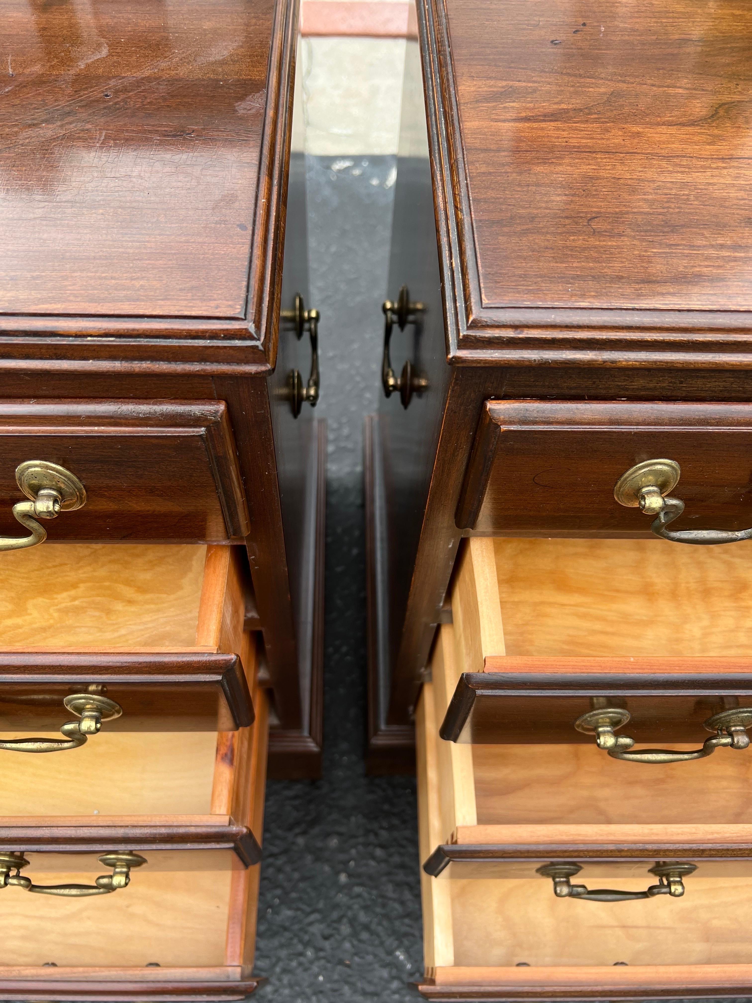 Pair of Ethan Allen Nightstands or End Tables 7