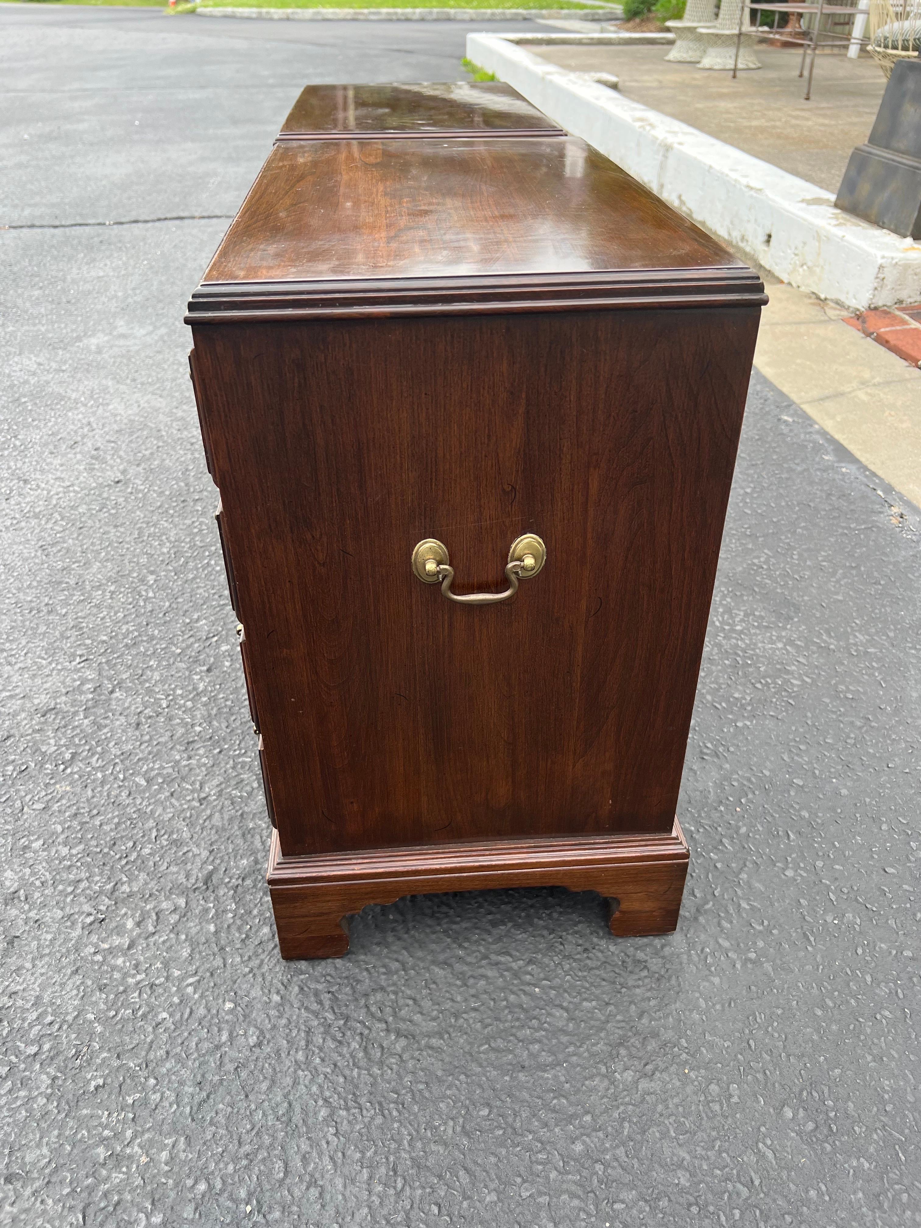 Pair of Ethan Allen Nightstands or End Tables  9