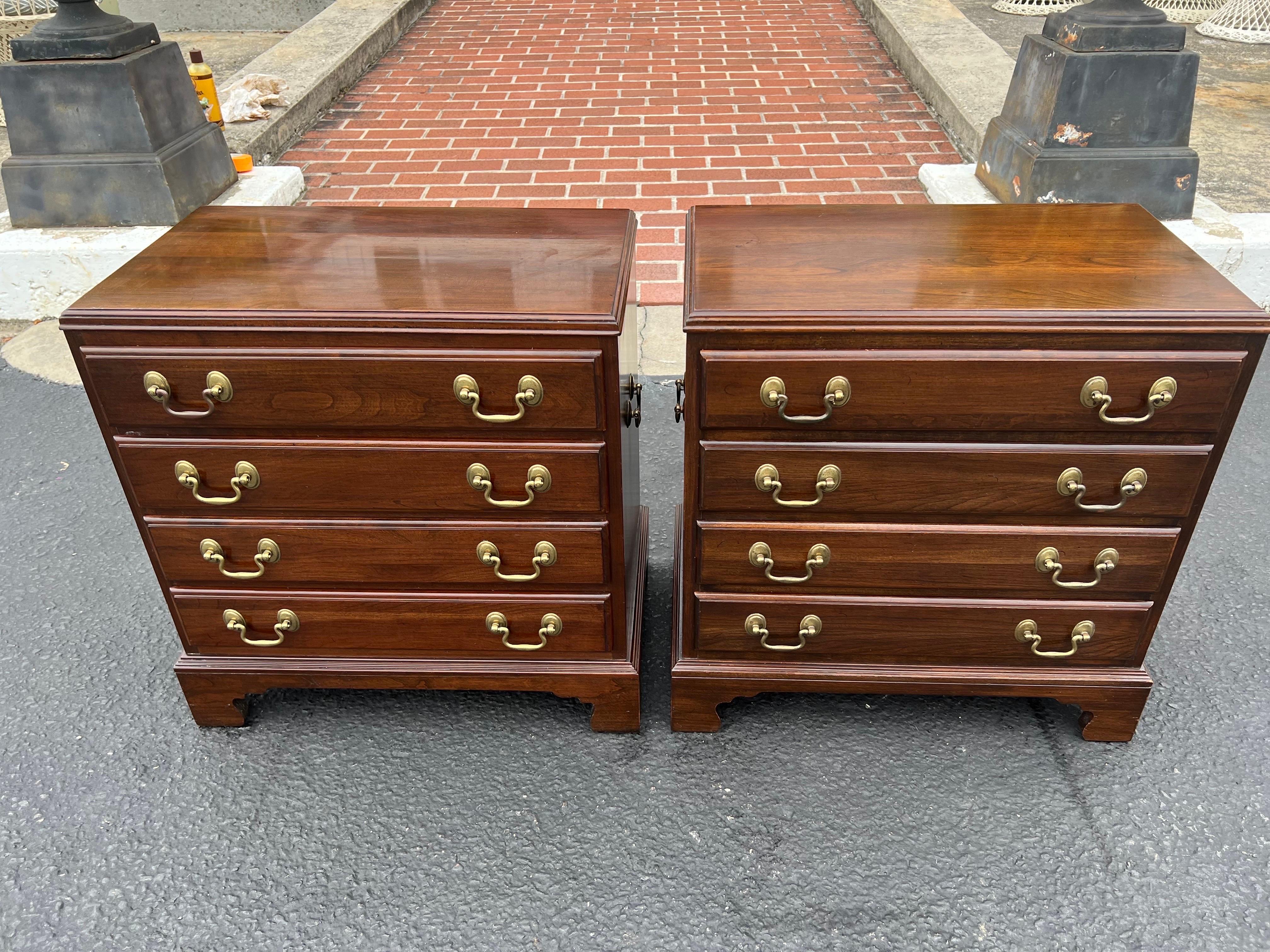 Pair of Ethan Allen Nightstands or End Tables  In Good Condition In Redding, CT