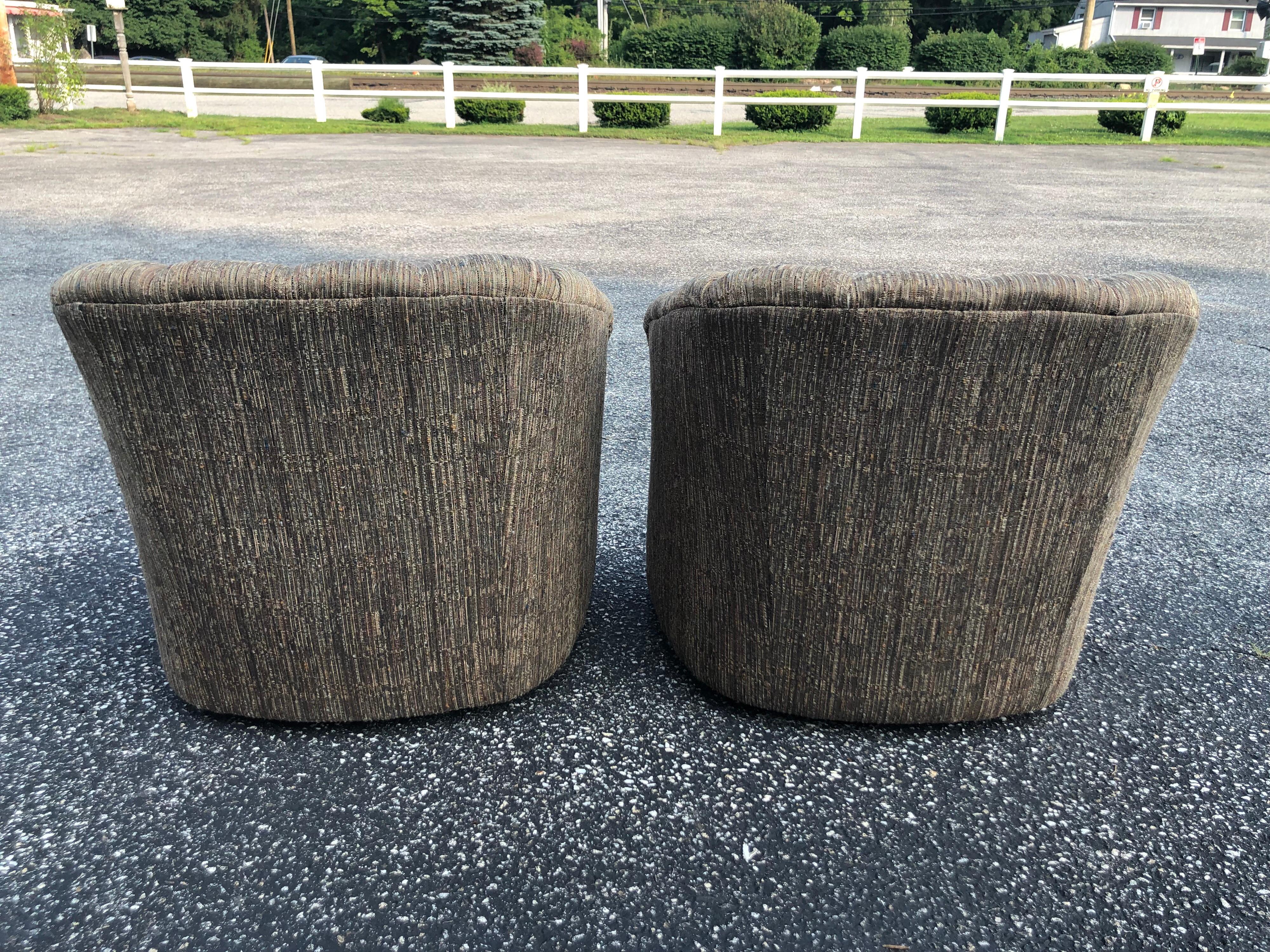 Pair of Textured Silver Gray Swivel Chairs In Good Condition In Redding, CT