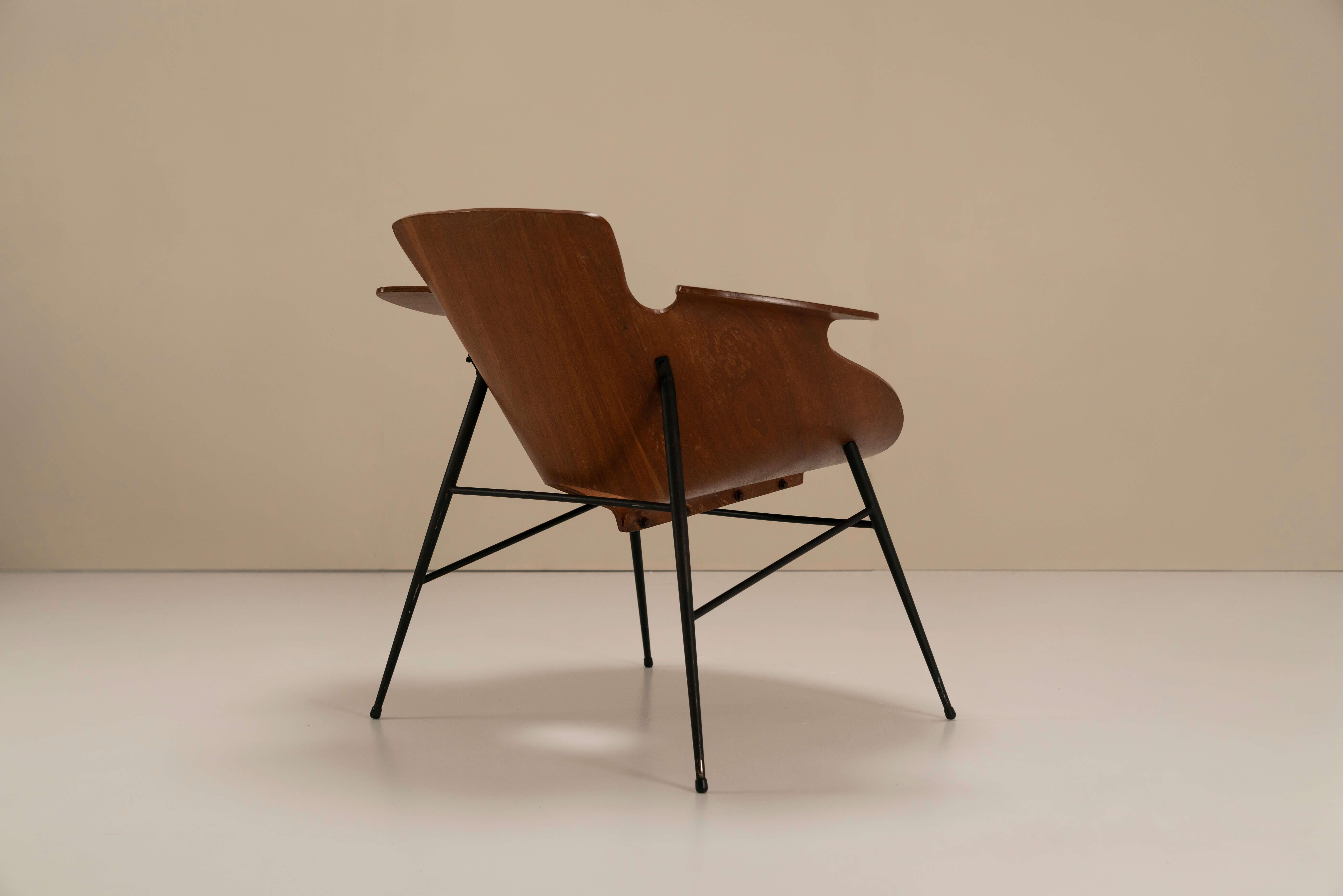 Pair of Eugenio Gerli Model 126 Lounge Chairs Società Compensati Curvi, Italy For Sale 2