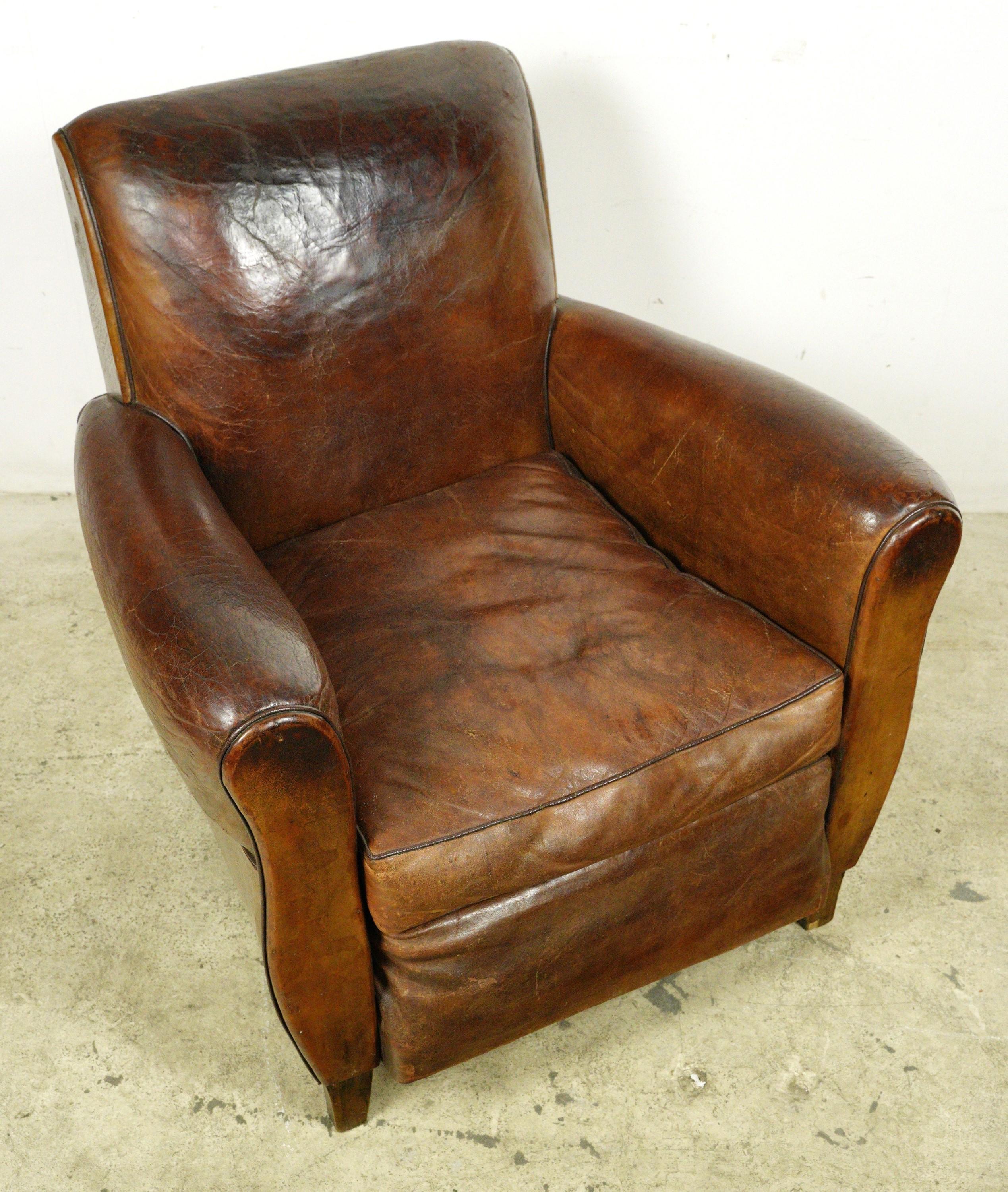 20th Century Pair of European Brown French Leather Club Chairs For Sale