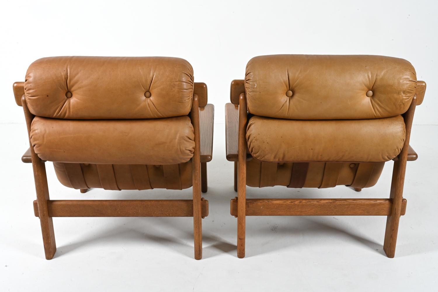 Paire de fauteuils brutalistes européens en chêne et cuir, vers 1970 en vente 6
