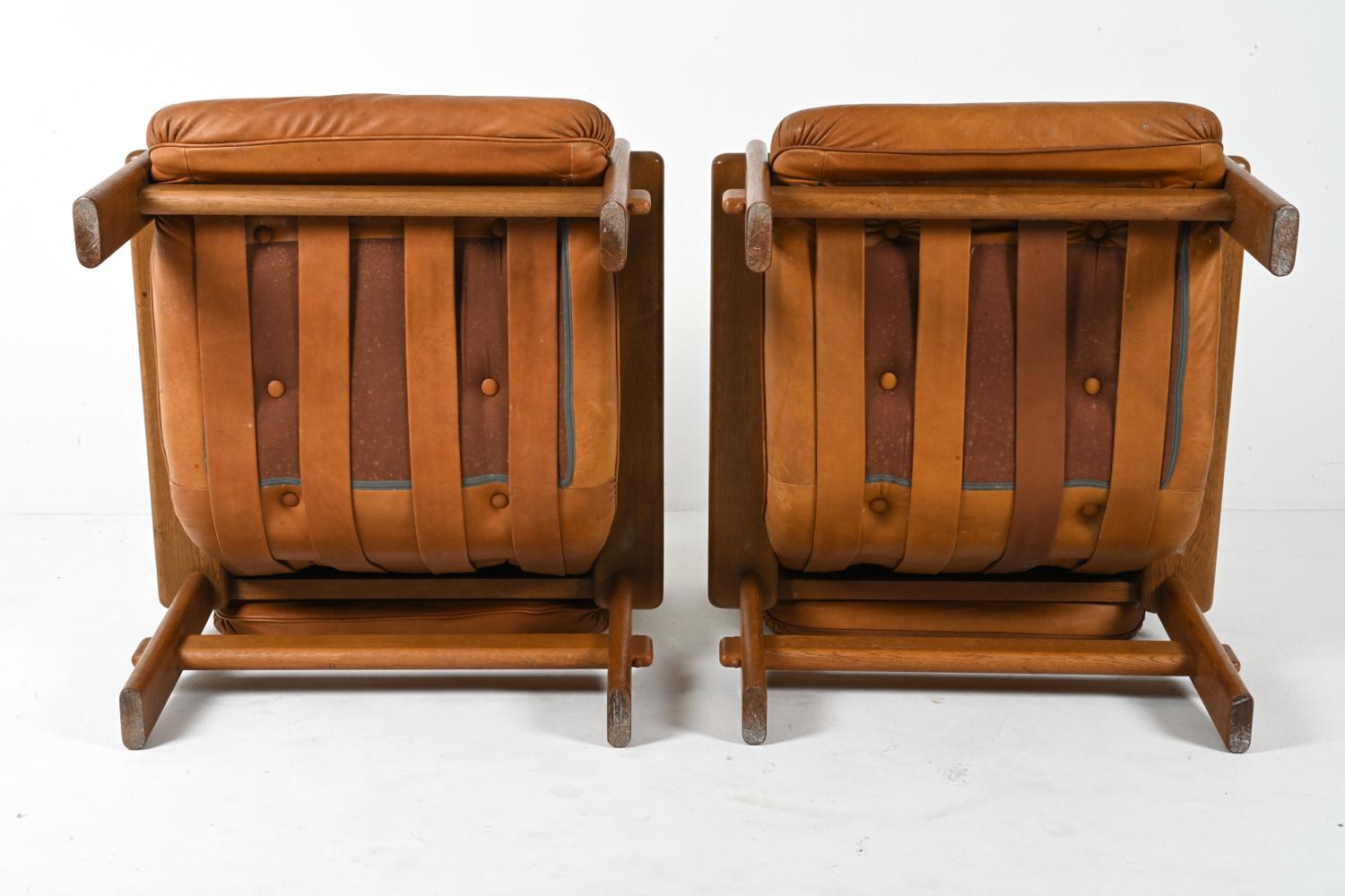 Paire de fauteuils brutalistes européens en chêne et cuir, vers 1970 en vente 12