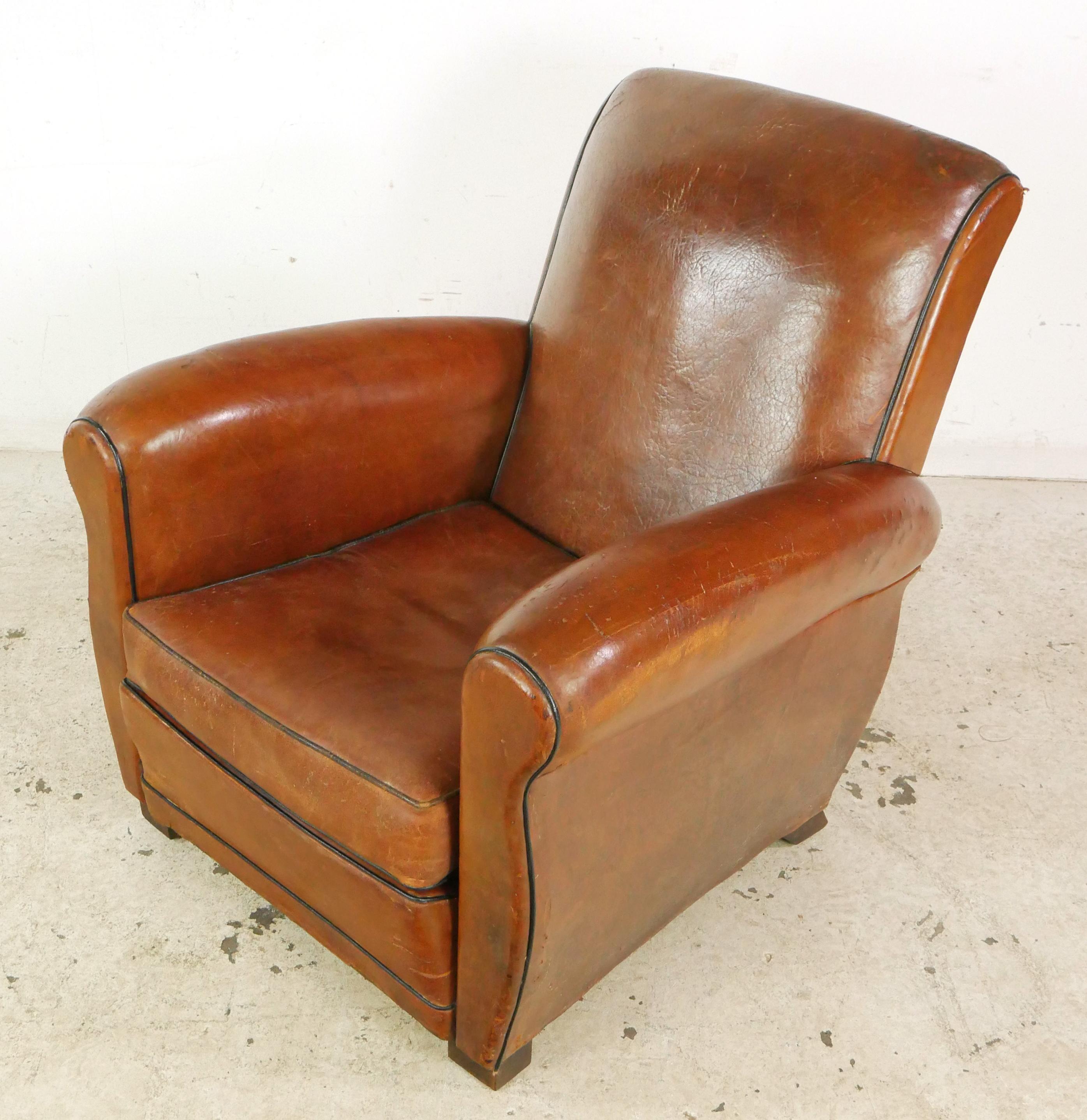 Brass Pair of European French Brown Leather Club Chairs For Sale