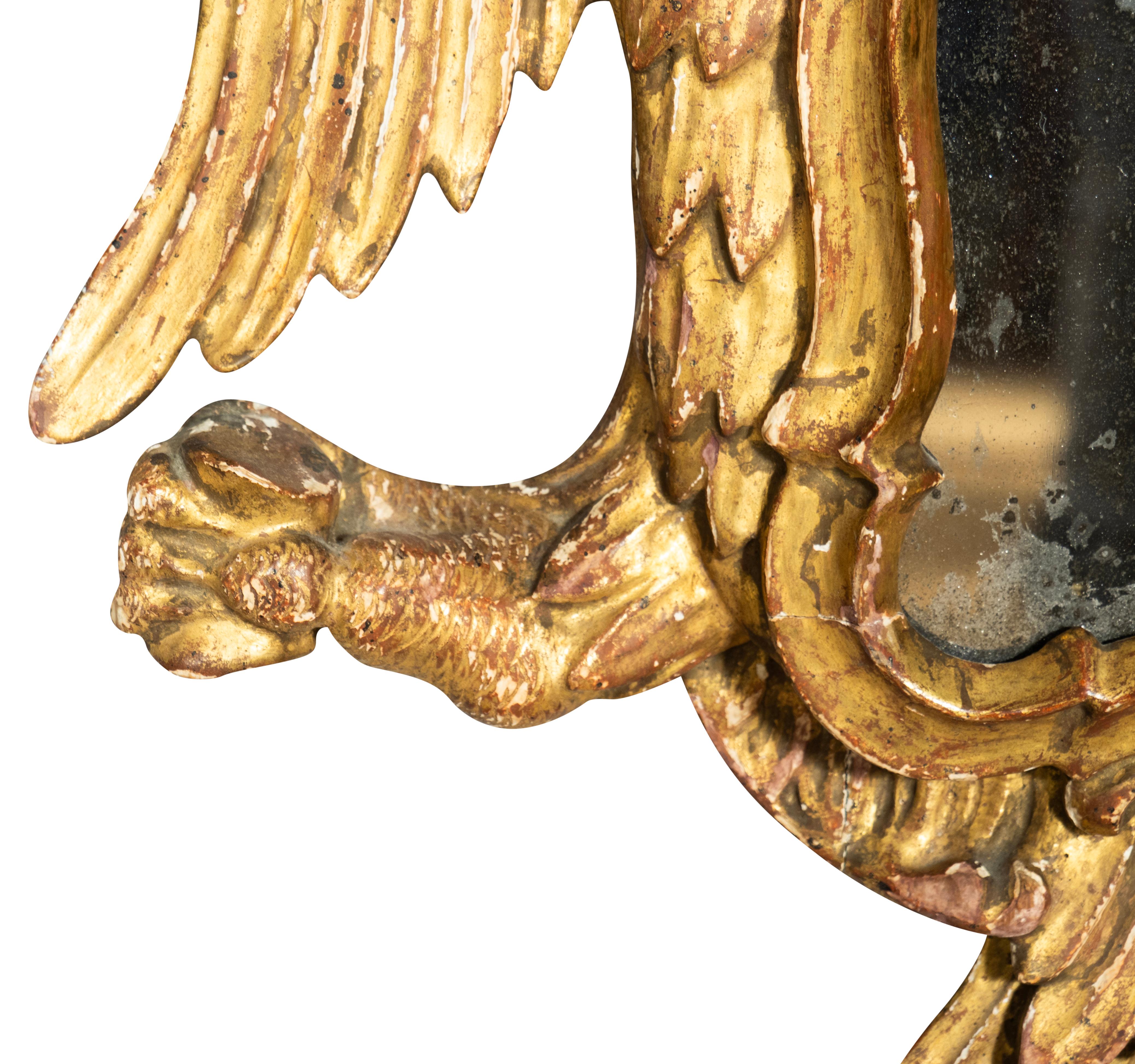 Coppia di specchi europei in legno dorato con doppia testa d'aquila in vendita 4