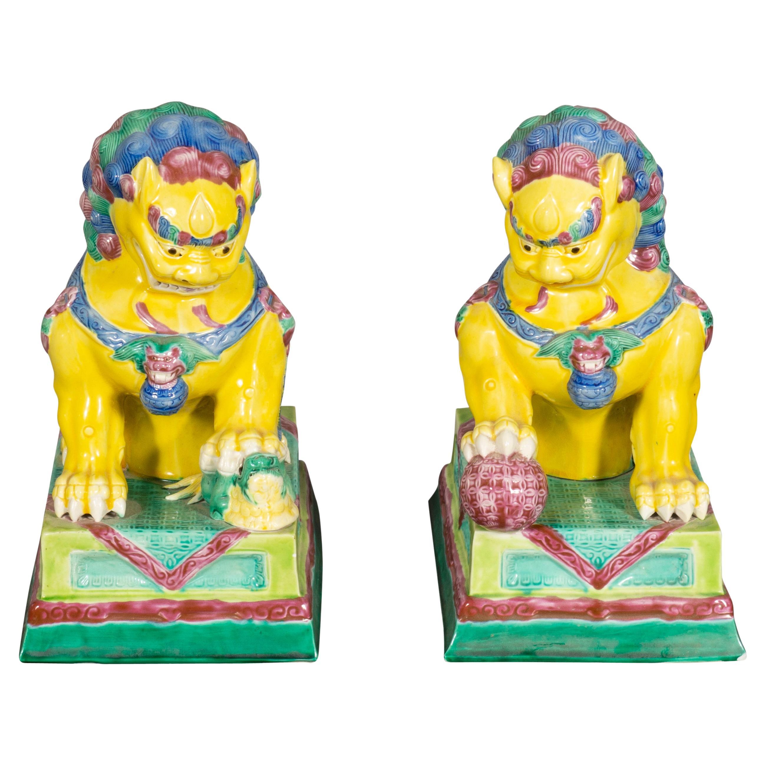 Pair of European Porcelain Figures of Chinese Guardian Lions For Sale
