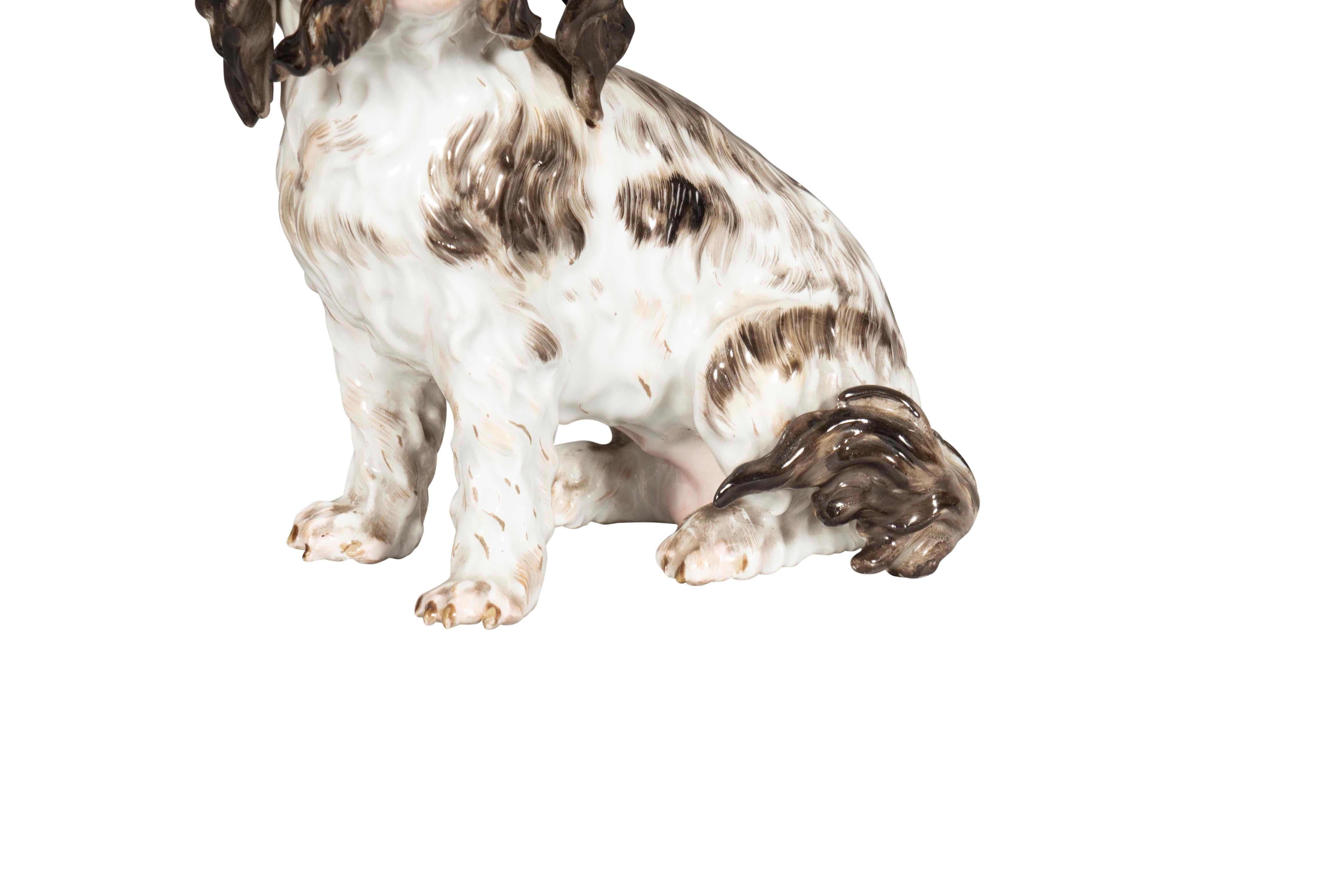 Pareja De Figuras De Porcelana Europea De Spaniels en venta 7