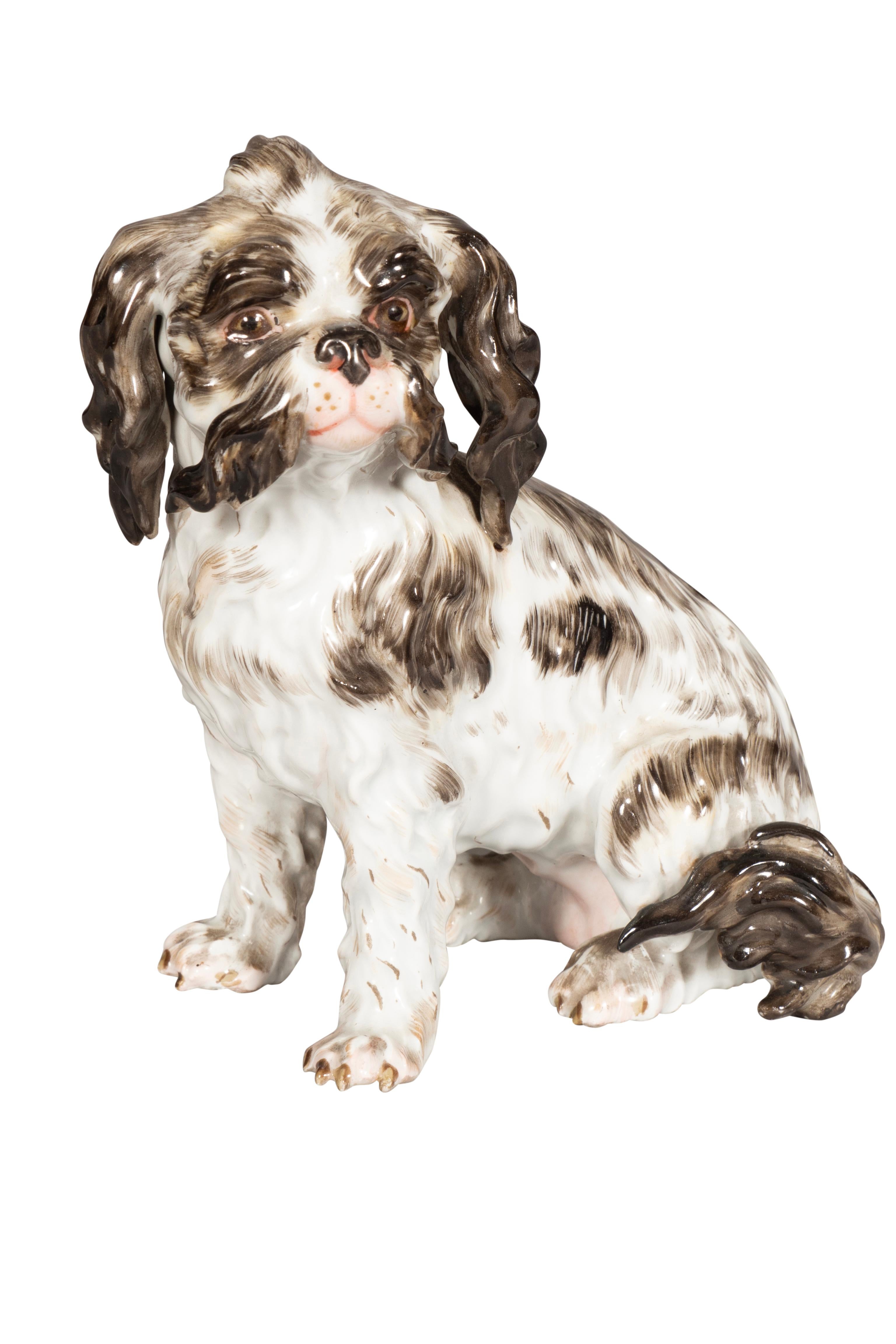 Pareja De Figuras De Porcelana Europea De Spaniels en venta 8