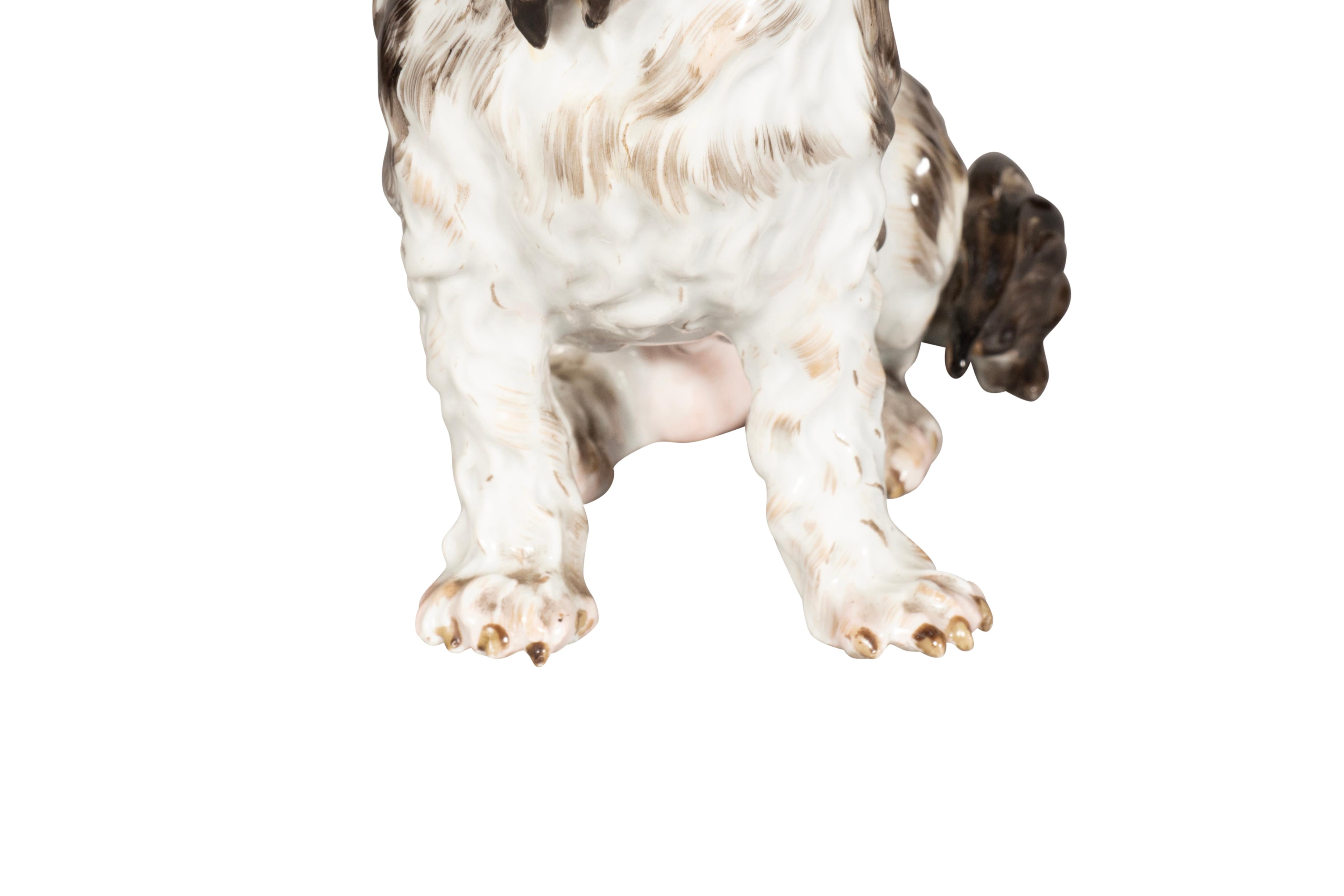 Pareja De Figuras De Porcelana Europea De Spaniels en venta 10