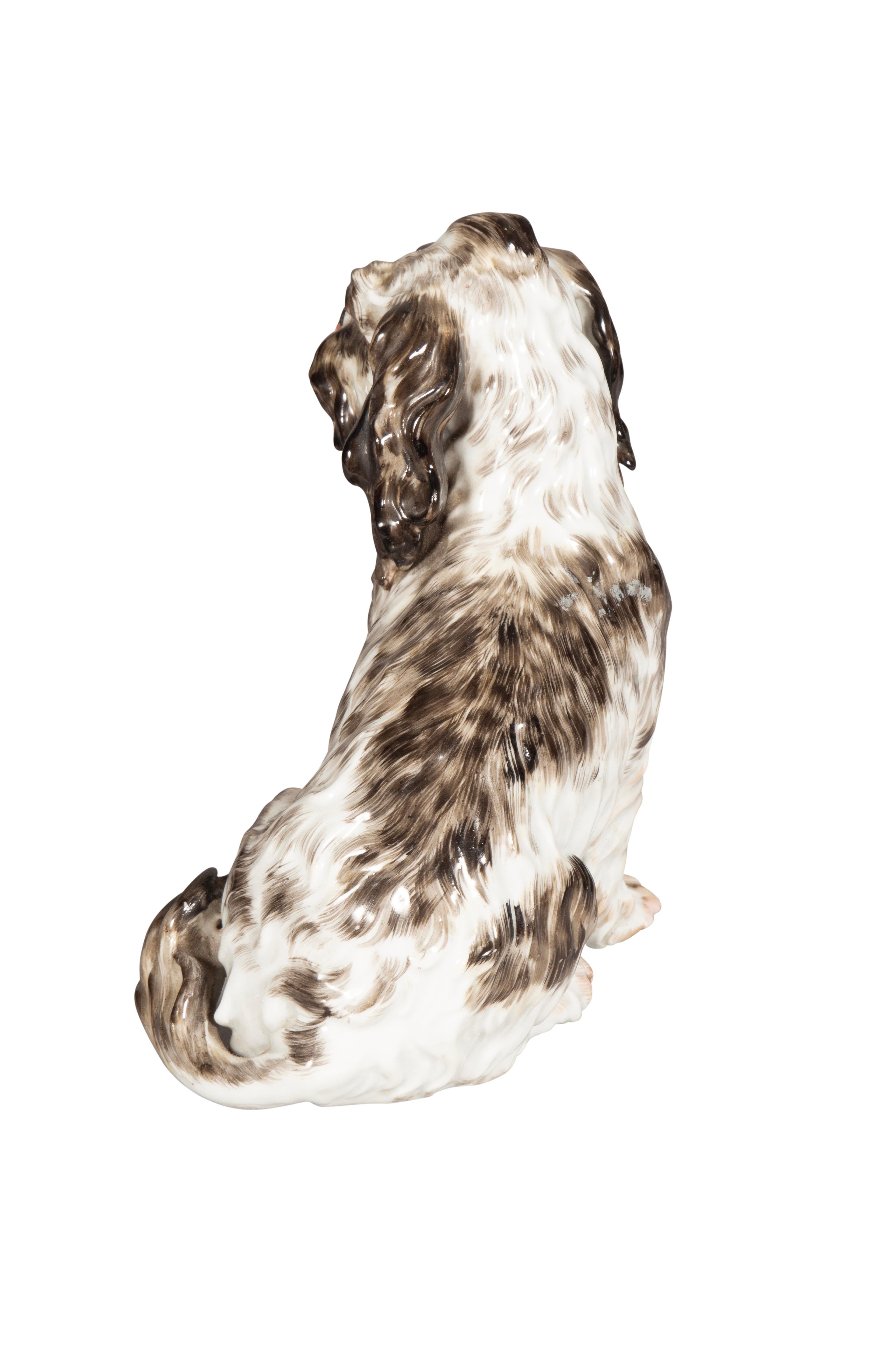 Pareja De Figuras De Porcelana Europea De Spaniels en venta 12