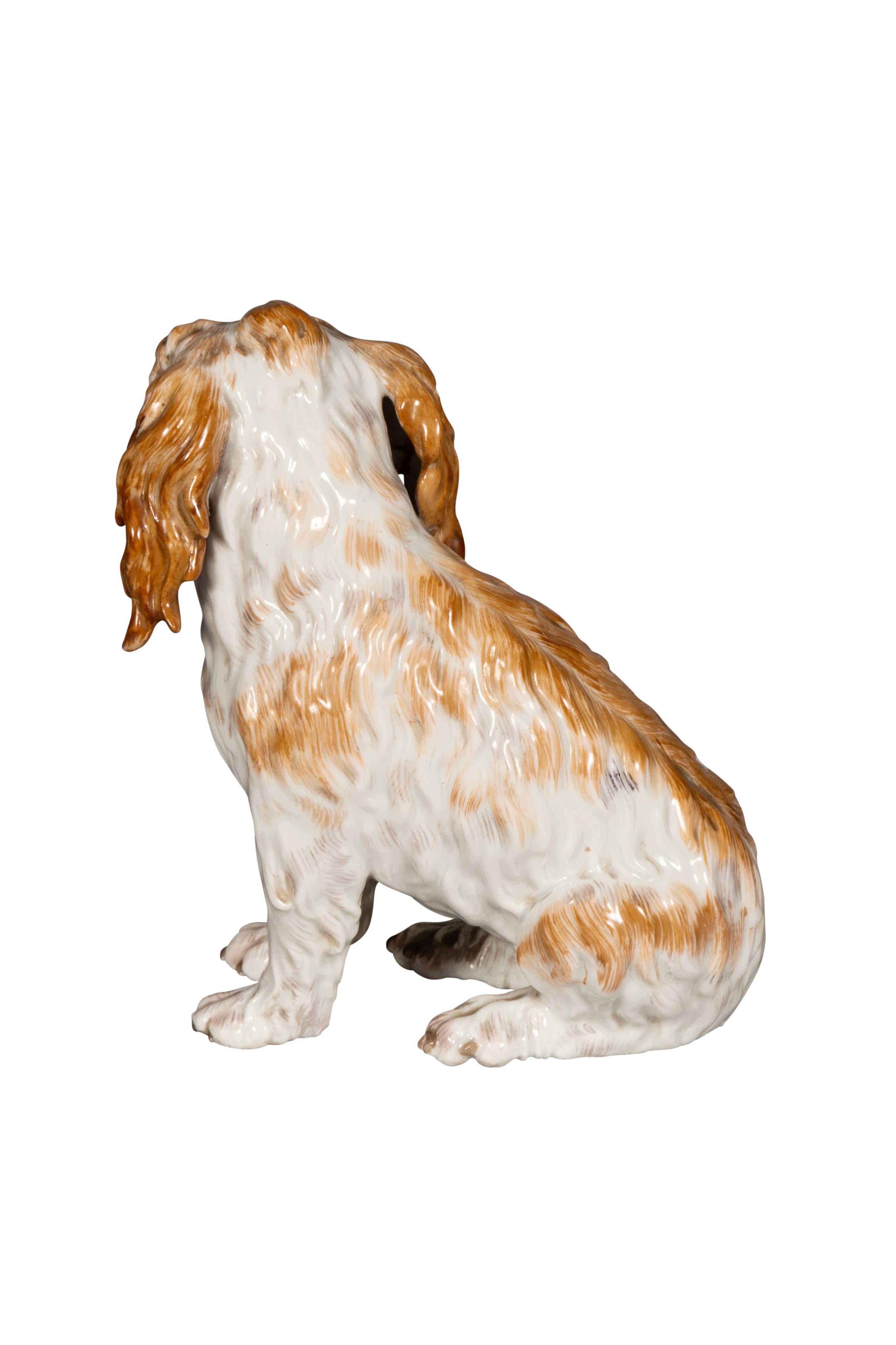 Pareja De Figuras De Porcelana Europea De Spaniels en Bueno estado para la venta en Essex, MA