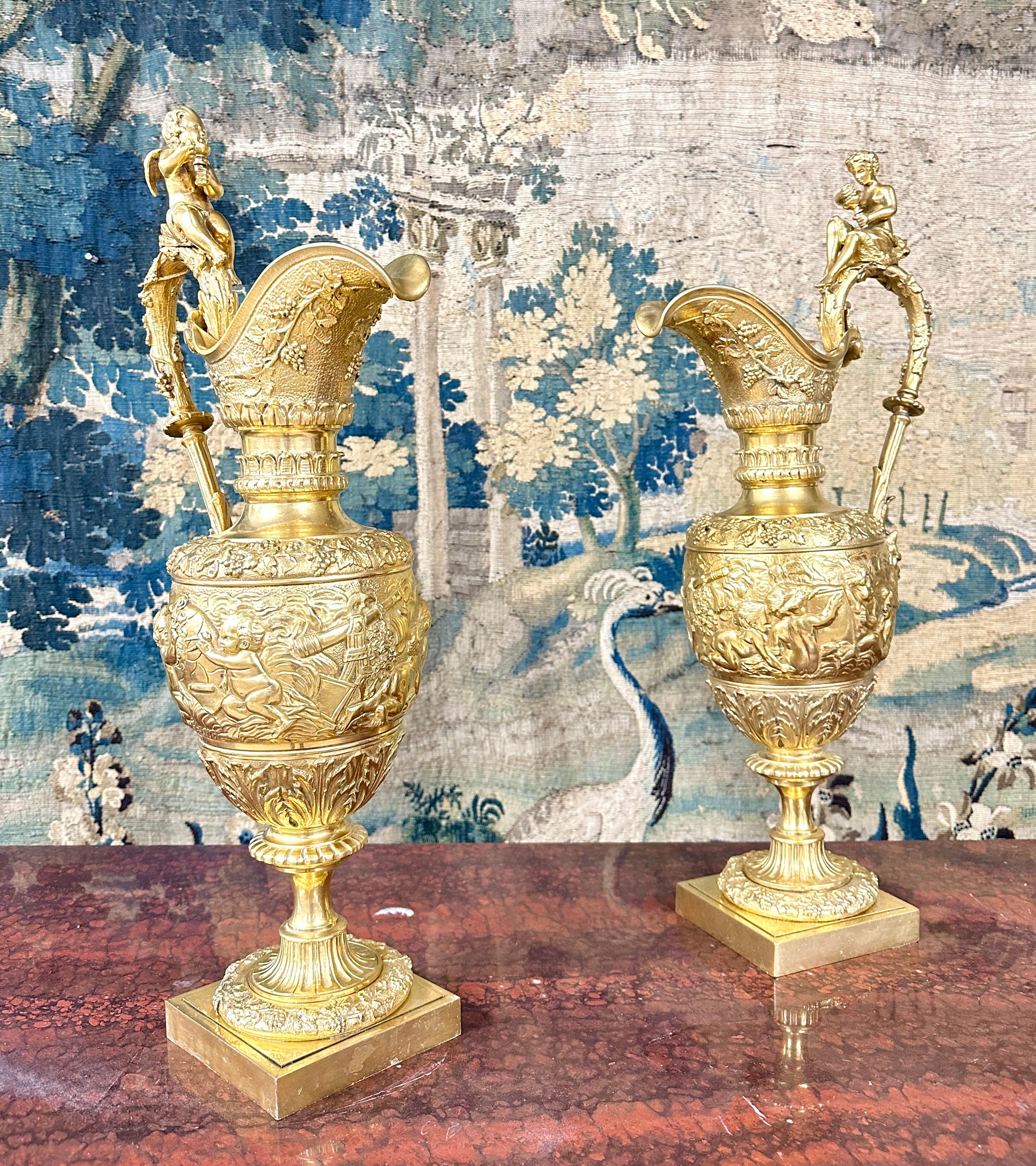 19th Century Pair of Ewers in Gilt Bronze with Bunches of Vines, Grapes, Napoleon III Period For Sale