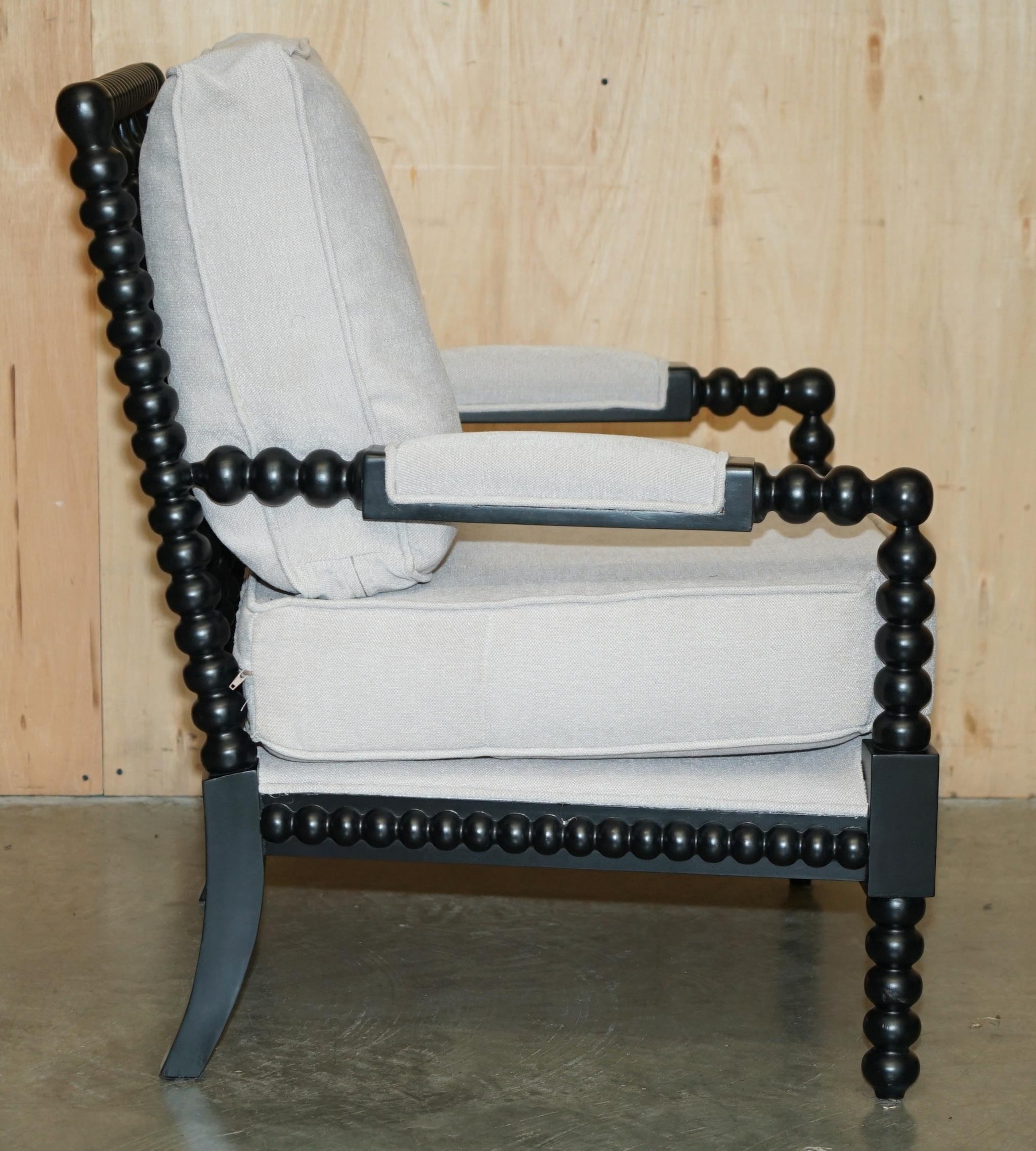 Pärchen von EX DISPLAY bequem geschnitzt BOBBIN FRAME VICTORIAN STYLE ARMCHAIRs (Polster) im Angebot