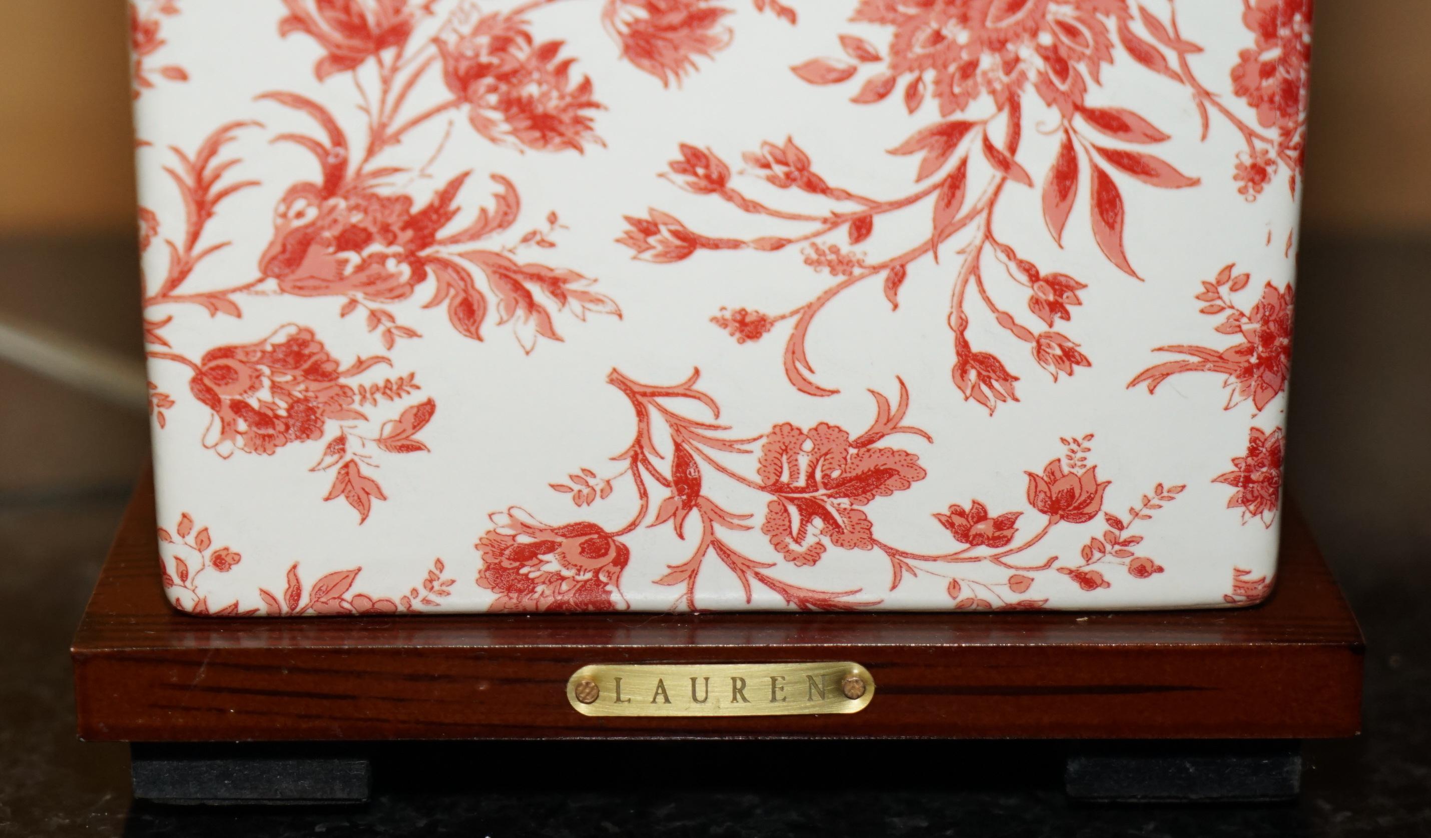 PAIR OF EX-DISPLAY RALPH LAUREN CHiNESE PORCELAIN TABLE LAMPS WITH LAUREN PLAQUE In Excellent Condition In West Sussex, Pulborough