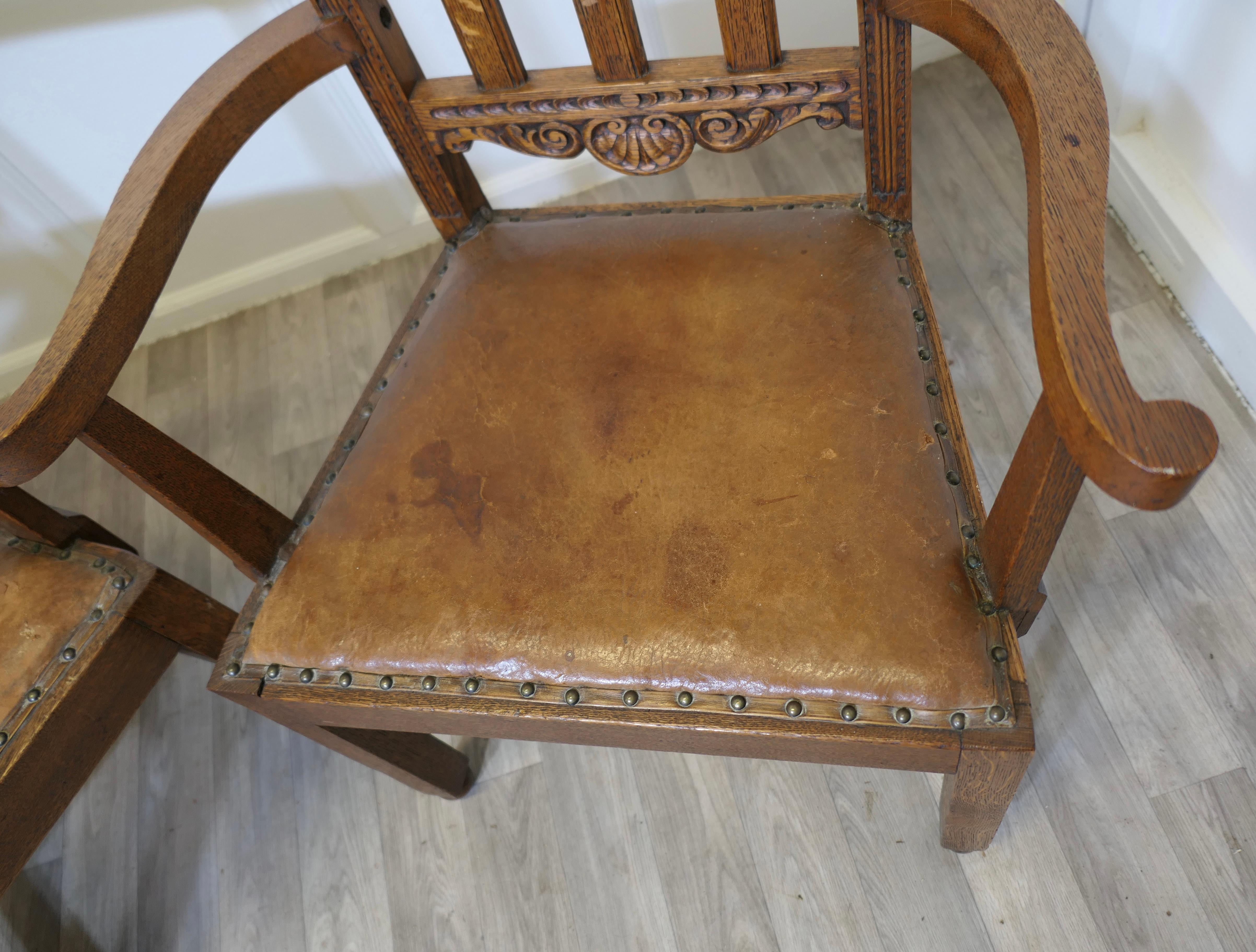 Fine XIX secolo Coppia di sedie in rovere intagliato Art Carved di qualità eccellente  Una buona coppia in vendita