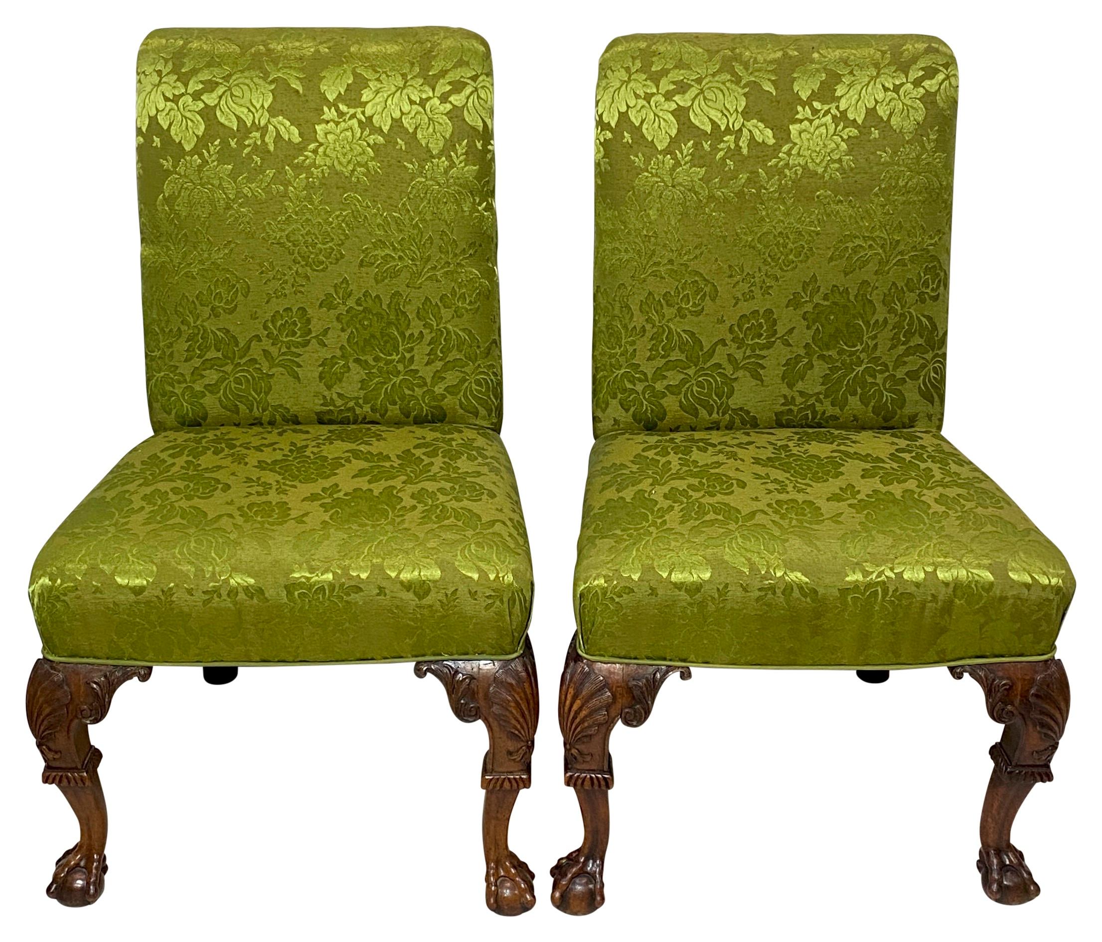 Paire d'exceptionnelles chaises d'appoint en acajou de style Chippendale anglais du 18ème siècle en vente 4